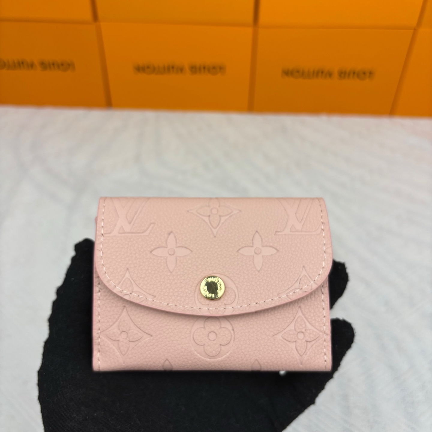 ルイヴィトン（LOUIS VUITTON） 長財布 モノグラム クラシックなデザイン 金具美品 上質な革製 上品で高級感あふれる逸品