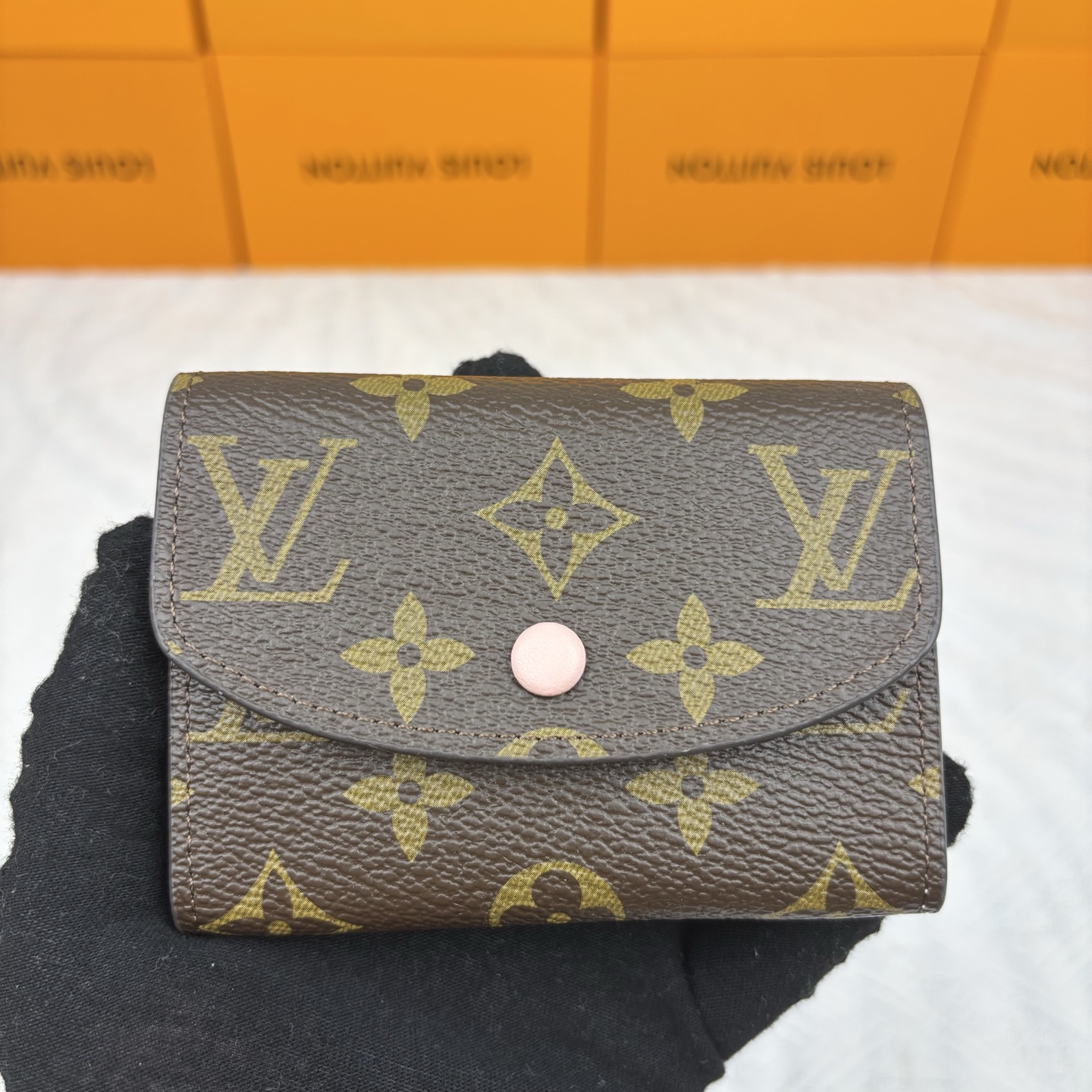 ルイヴィトン（LOUIS VUITTON） 長財布 モノグラム クラシックなデザイン 上質なレザー 上品で高級感のある一枚です