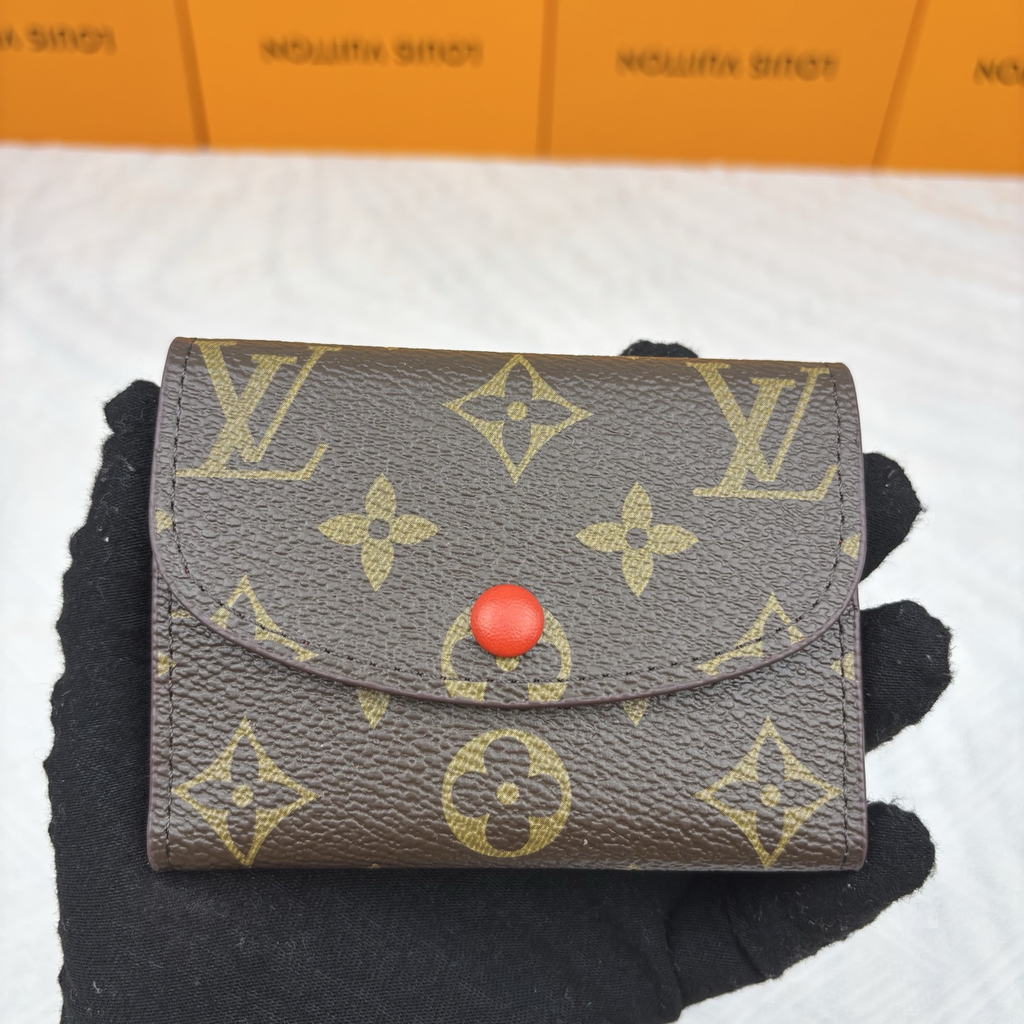 ルイヴィトン 長財布 モノグラム コインポケット付き クラシックで上品なデザイン 高級感あふれる逸品