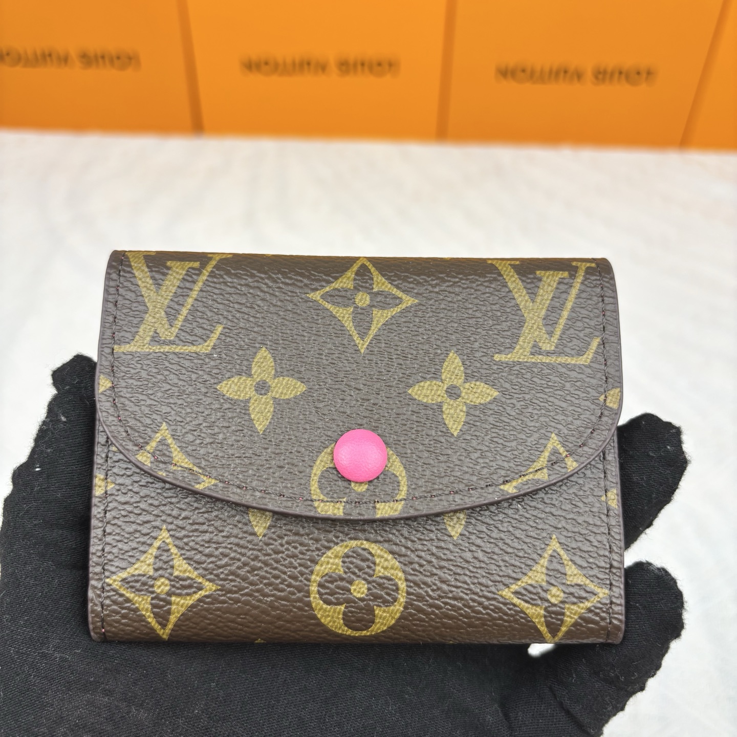 ルイヴィトン（LOUIS VUITTON） 長財布 モノグラム コインホルダー付き クラシックで上品なデザイン 高級感あふれる逸品