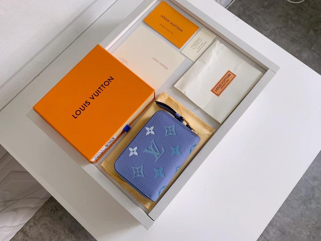 ルイヴィトン（LOUIS VUITTON） 長財布 モノグラム柄 クラシックなデザイン 金具が美しい 上品で高級感のある逸品です