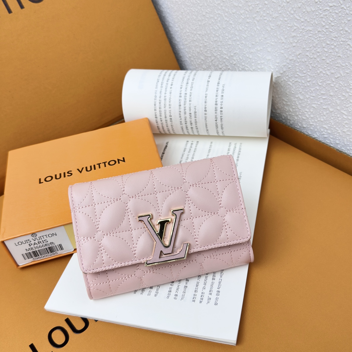 ルイ・ヴィトン モノグラムキャンバス 上品な長財布 レディースに人気の定番モデル
