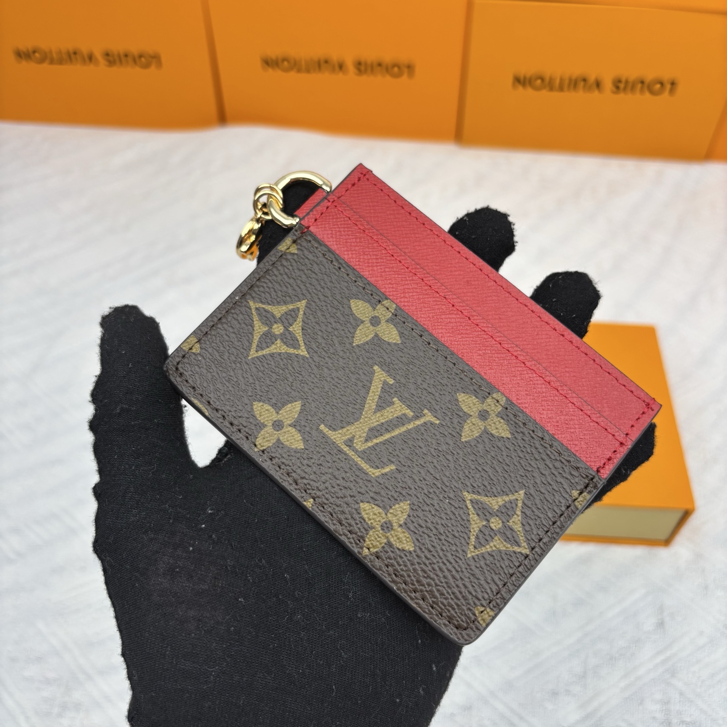 ルイ・ヴィトン モノグラムキャンバス 上品な長財布 レディースに人気の定番モデル