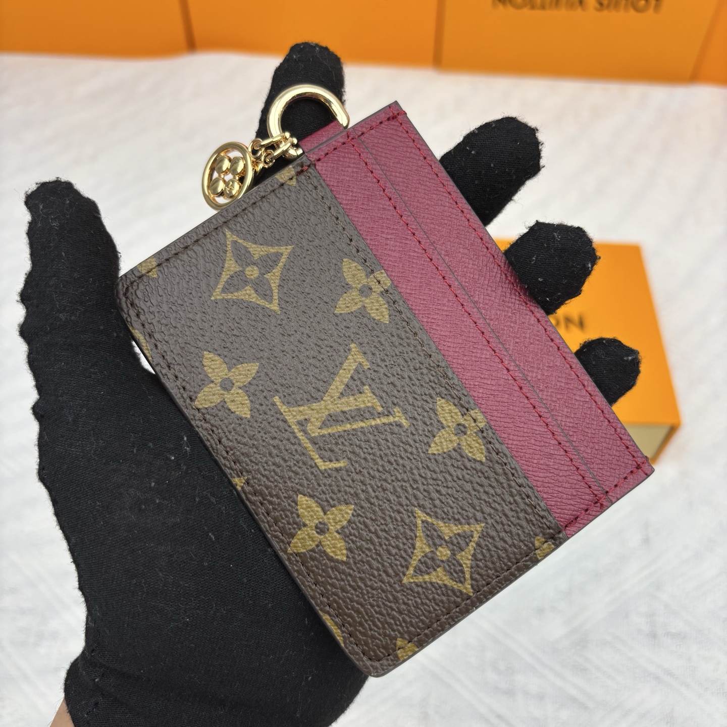 ルイ・ヴィトン モノグラムキャンバス 上品な長財布 レディースに人気の定番モデル