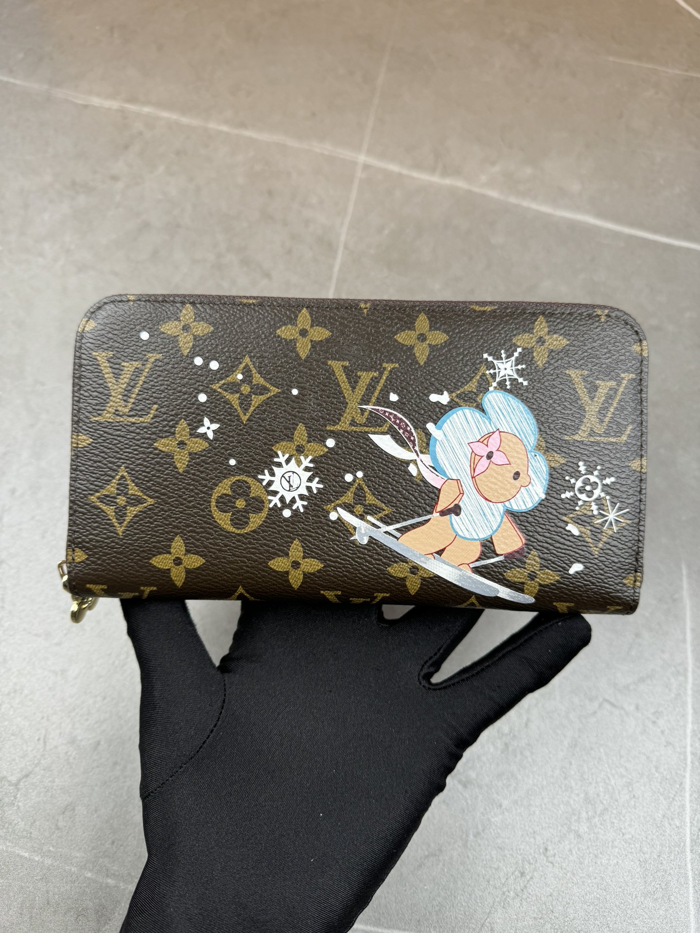 ルイ・ヴィトン モノグラムキャンバス 上品な長財布 レディースへのギフトに最適な定番モデル
