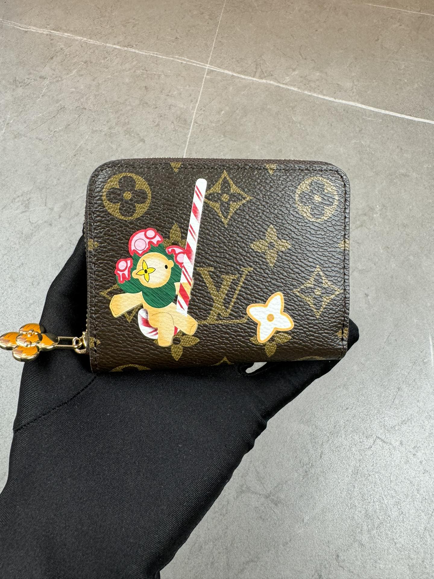 ルイ・ヴィトン モノグラムキャンバス 上品な長財布 レディースに人気の定番モデル