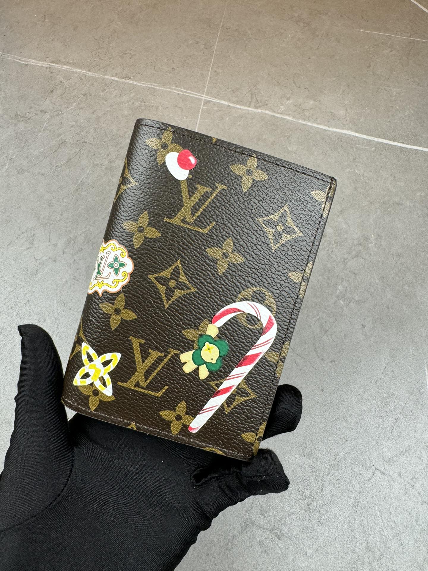 ルイ・ヴィトン モノグラムキャンバス 上品な長財布 レディースへのギフトに最適な定番モデル