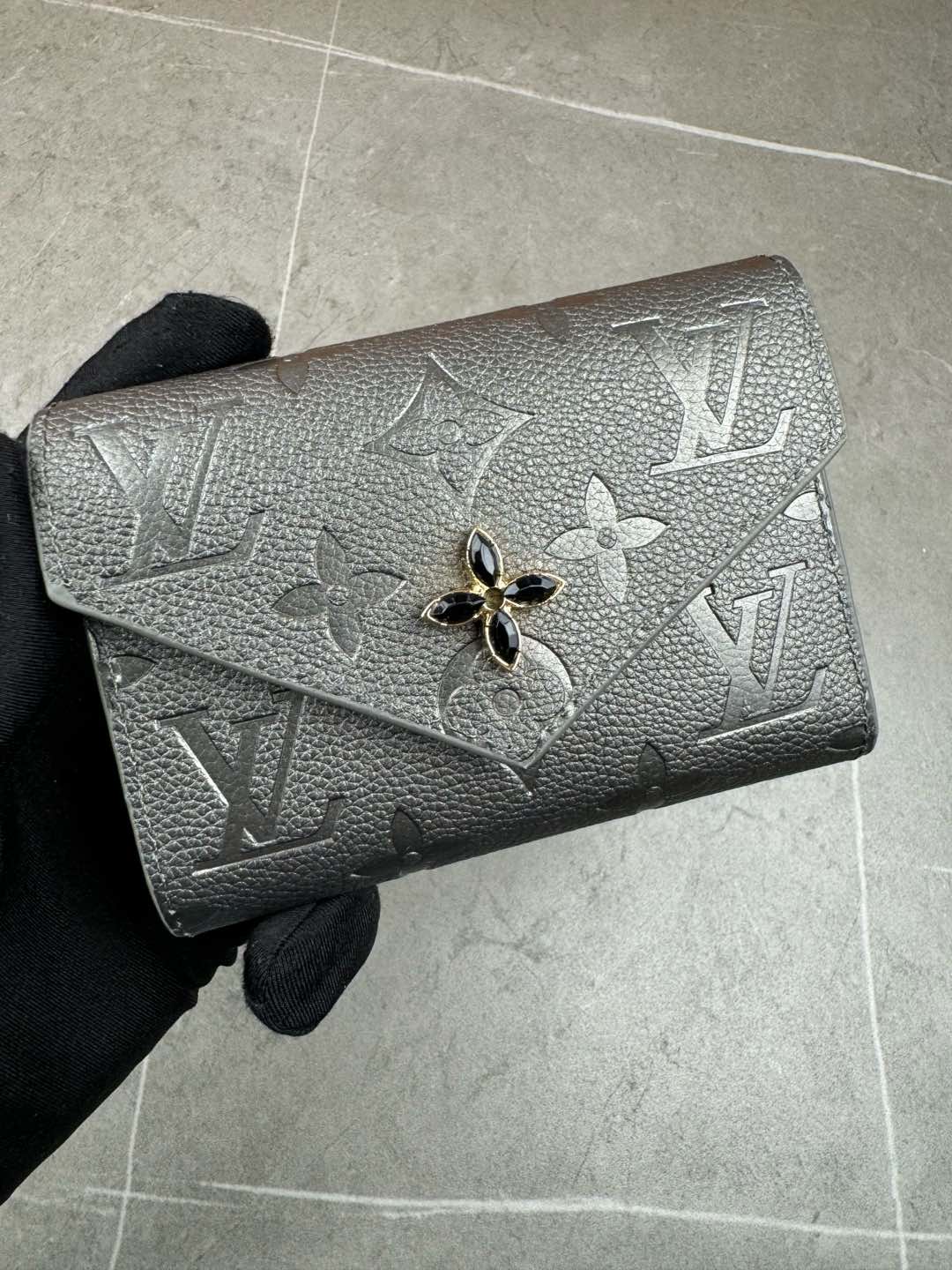 ルイ・ヴィトン モノグラムキャンバス 上品な長財布 レディース ギフトにも最適な定番モデル