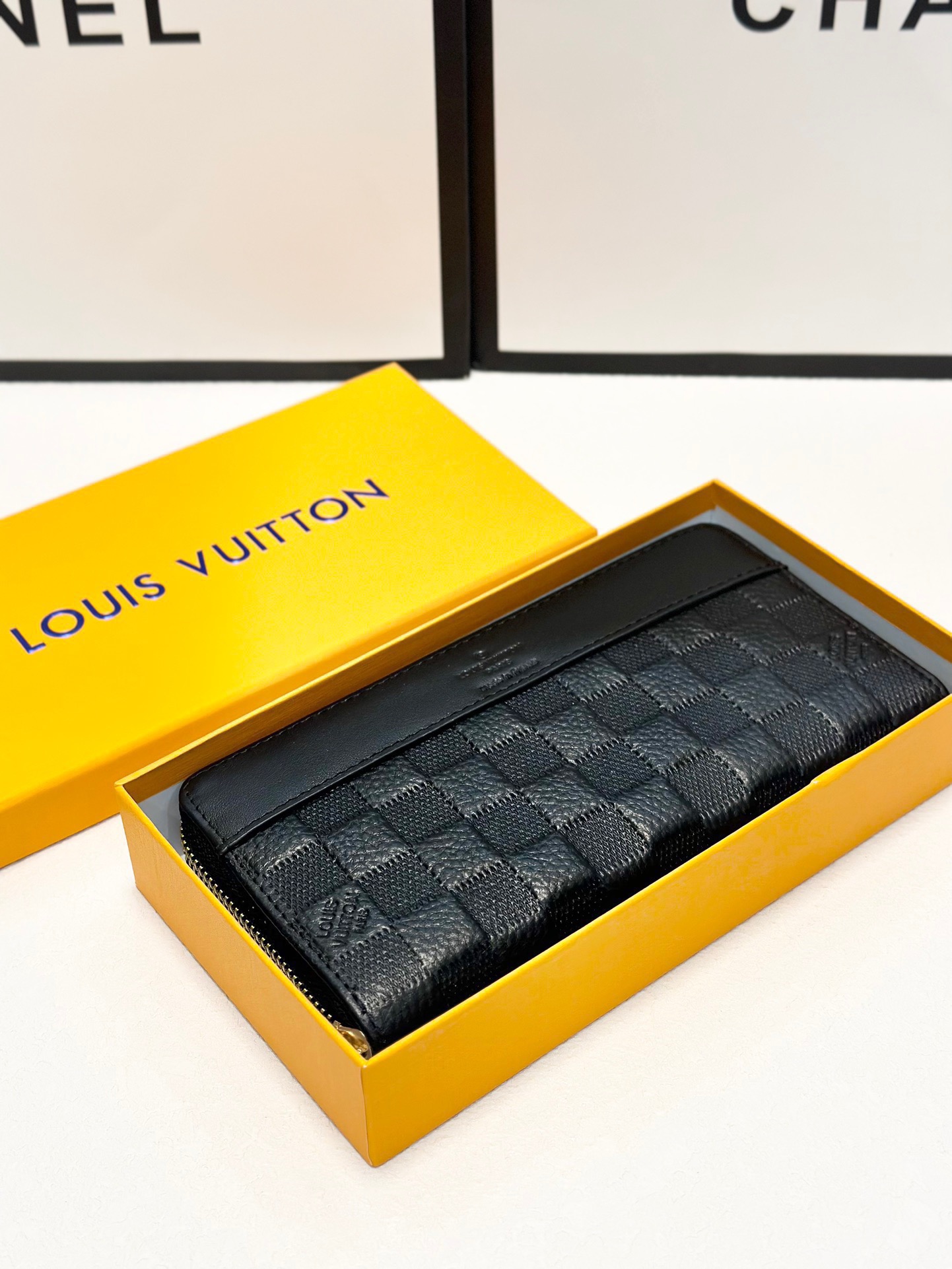 ルイ・ヴィトン モノグラムキャンバス 上品な長財布 レディースへのギフトに最適な定番モデル