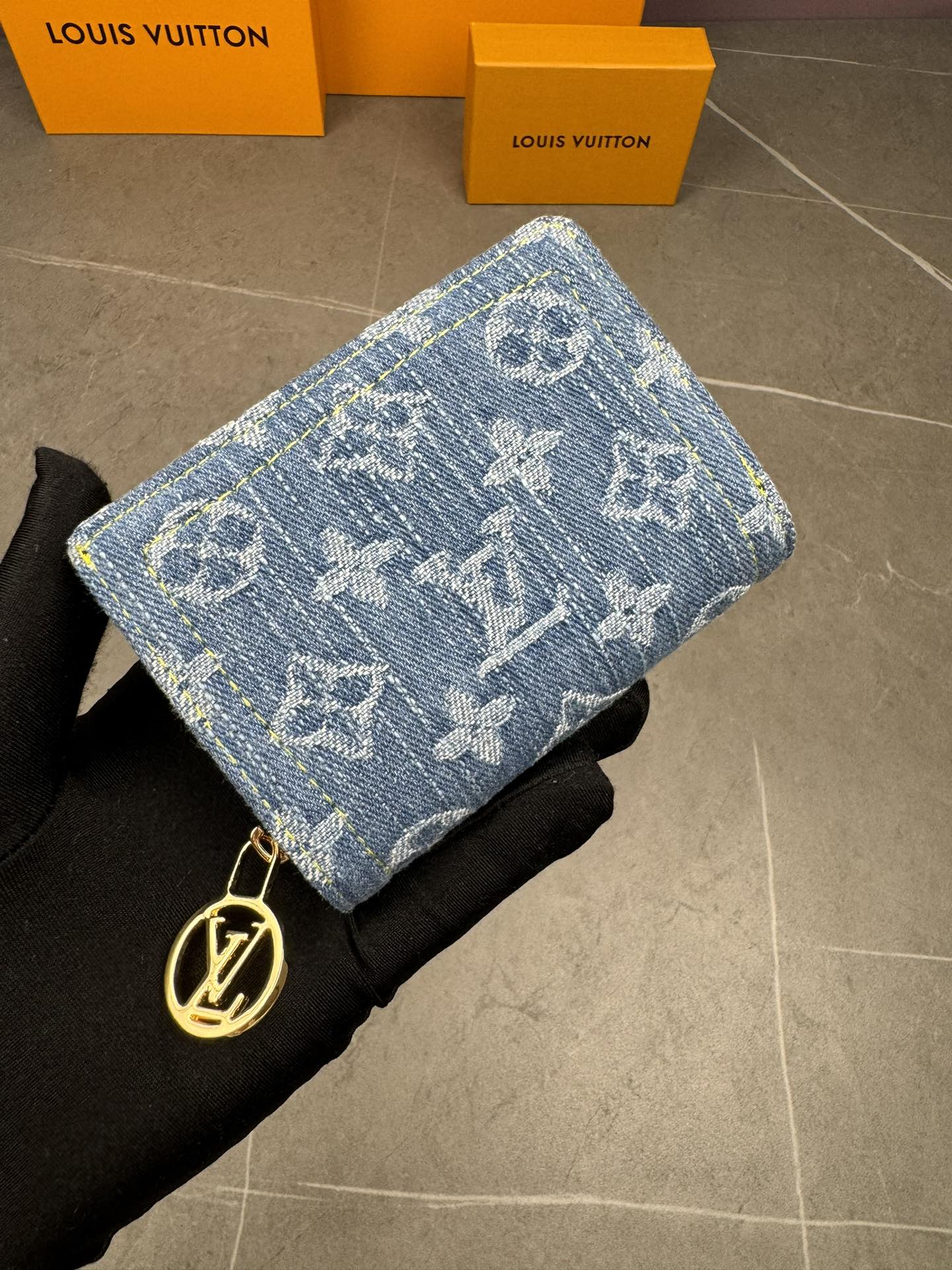 ルイ・ヴィトン モノグラムキャンバス 上品な長財布 レディースに人気の定番モデル