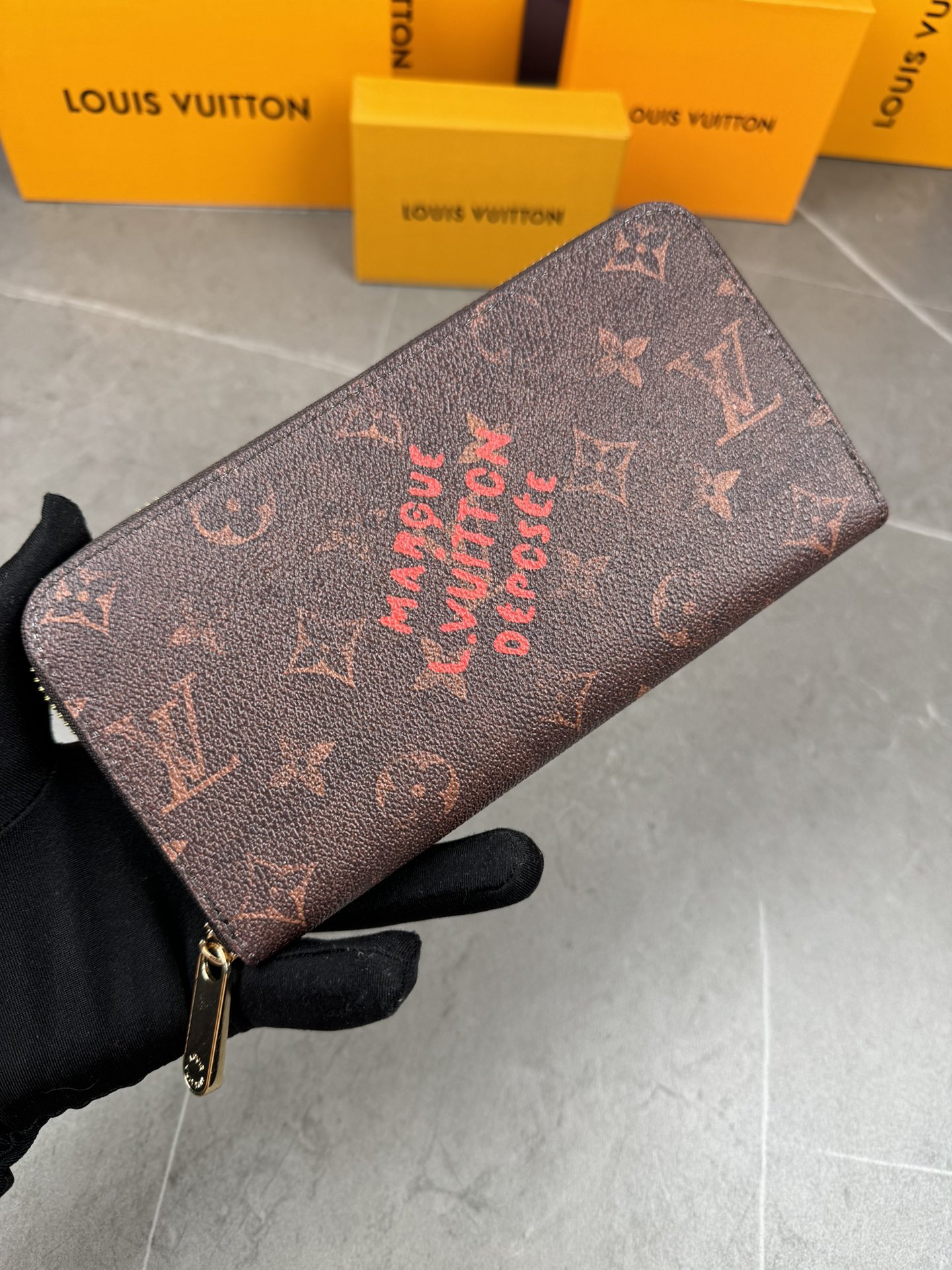 ルイ・ヴィトン モノグラムキャンバス 上品な長財布 ビジネスやギフトシーンに最適な定番モデル