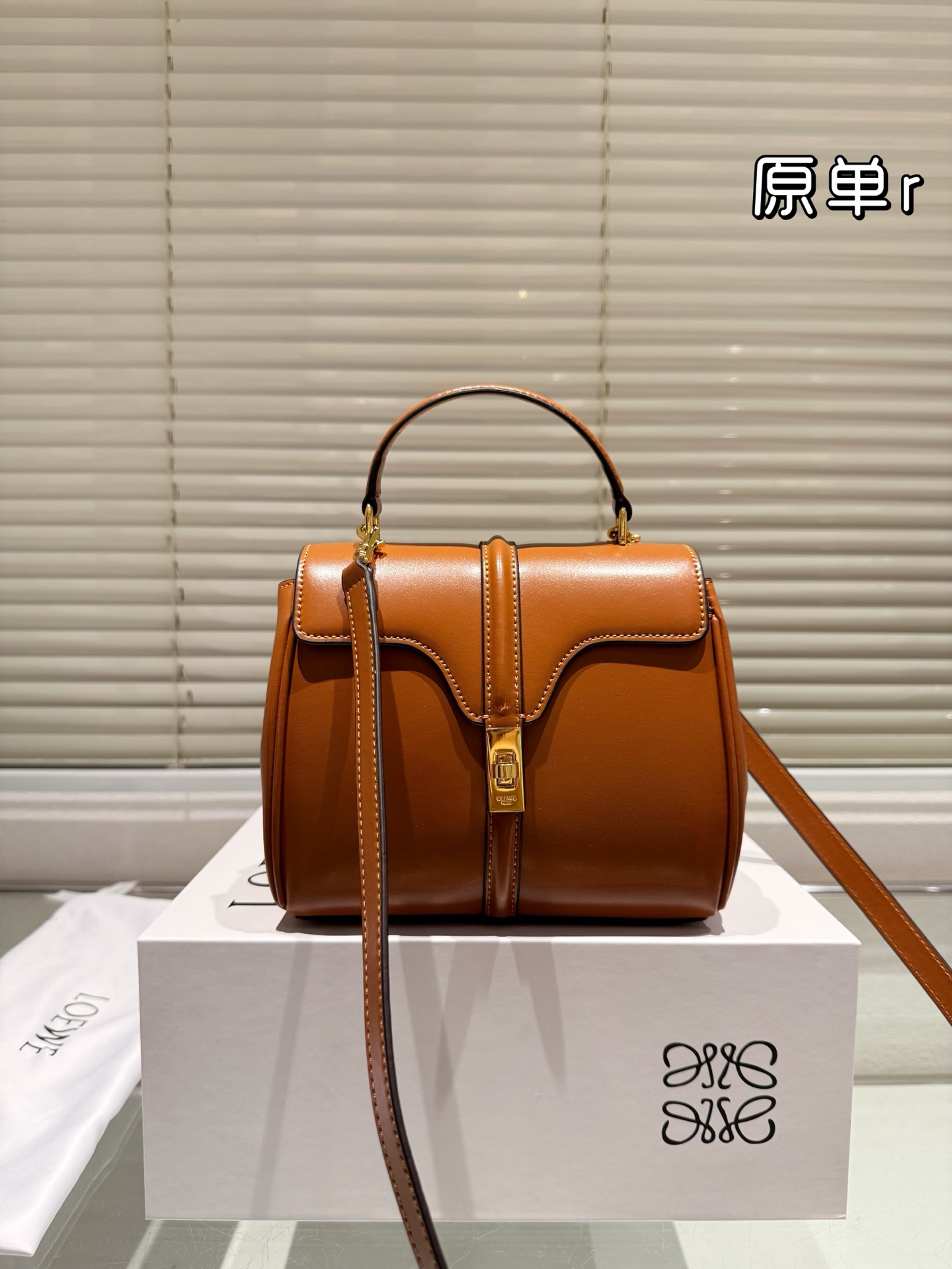 セリーヌ ショルダーバッグ 上質なレザーと洗練されたデザイン 大人女性に似合う長く愛用できる一品