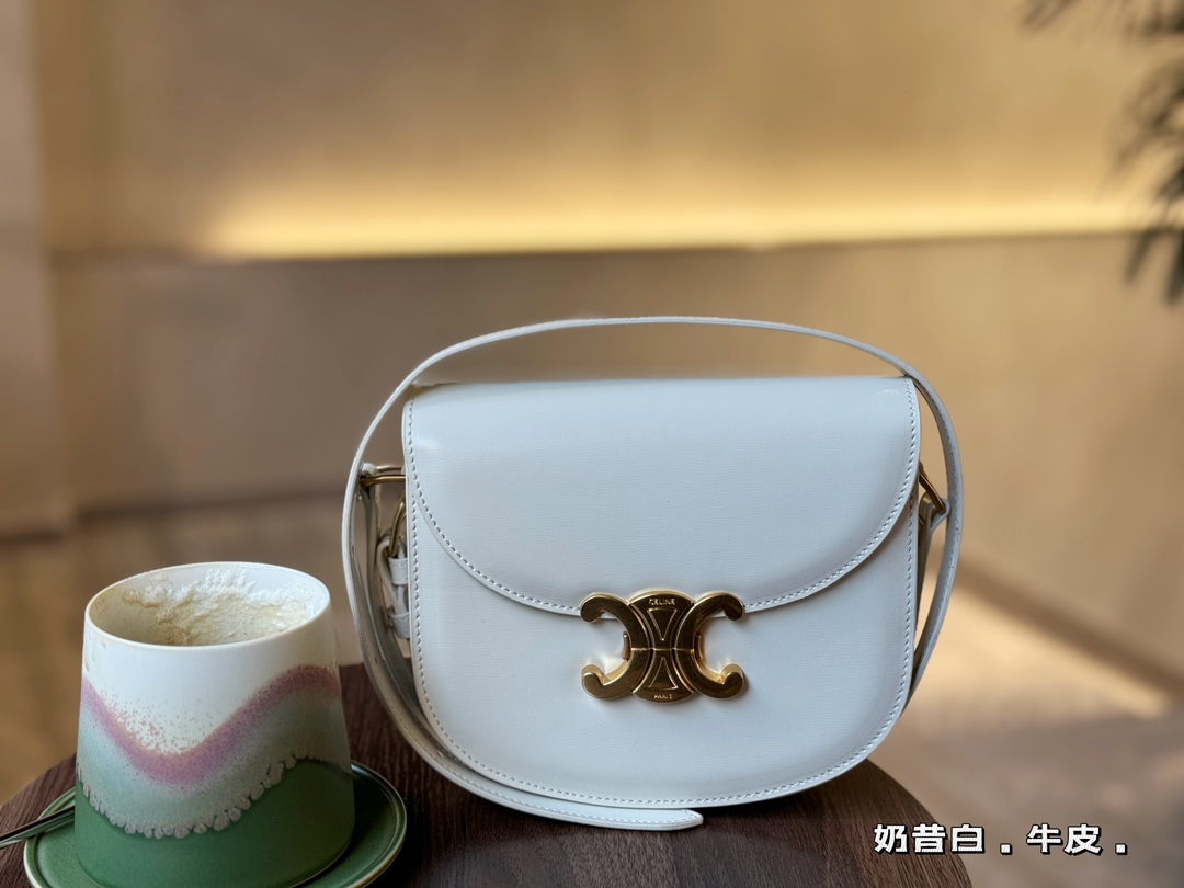 セリーヌ モノグラムキャンバス 上品なショルダーバッグ レディース人気モデル 長く愛用できる定番デザイン