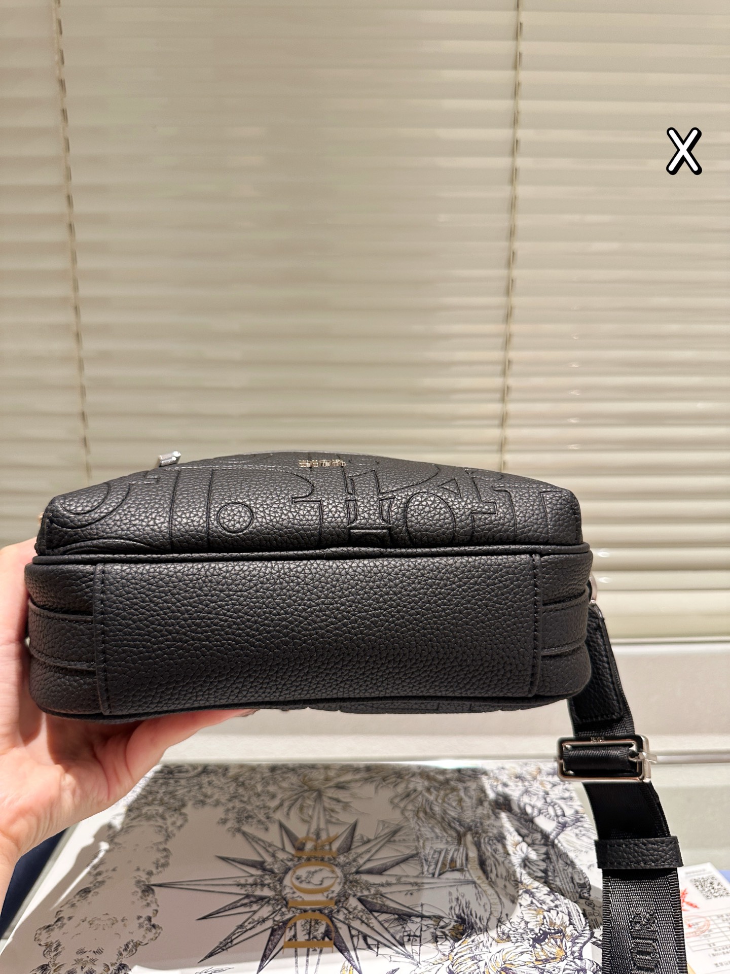 Diorディオール ショルダーバッグ 上質なモノグラムキャンバス仕様 レディースに人気のエレガントなデザイン - 画像 6