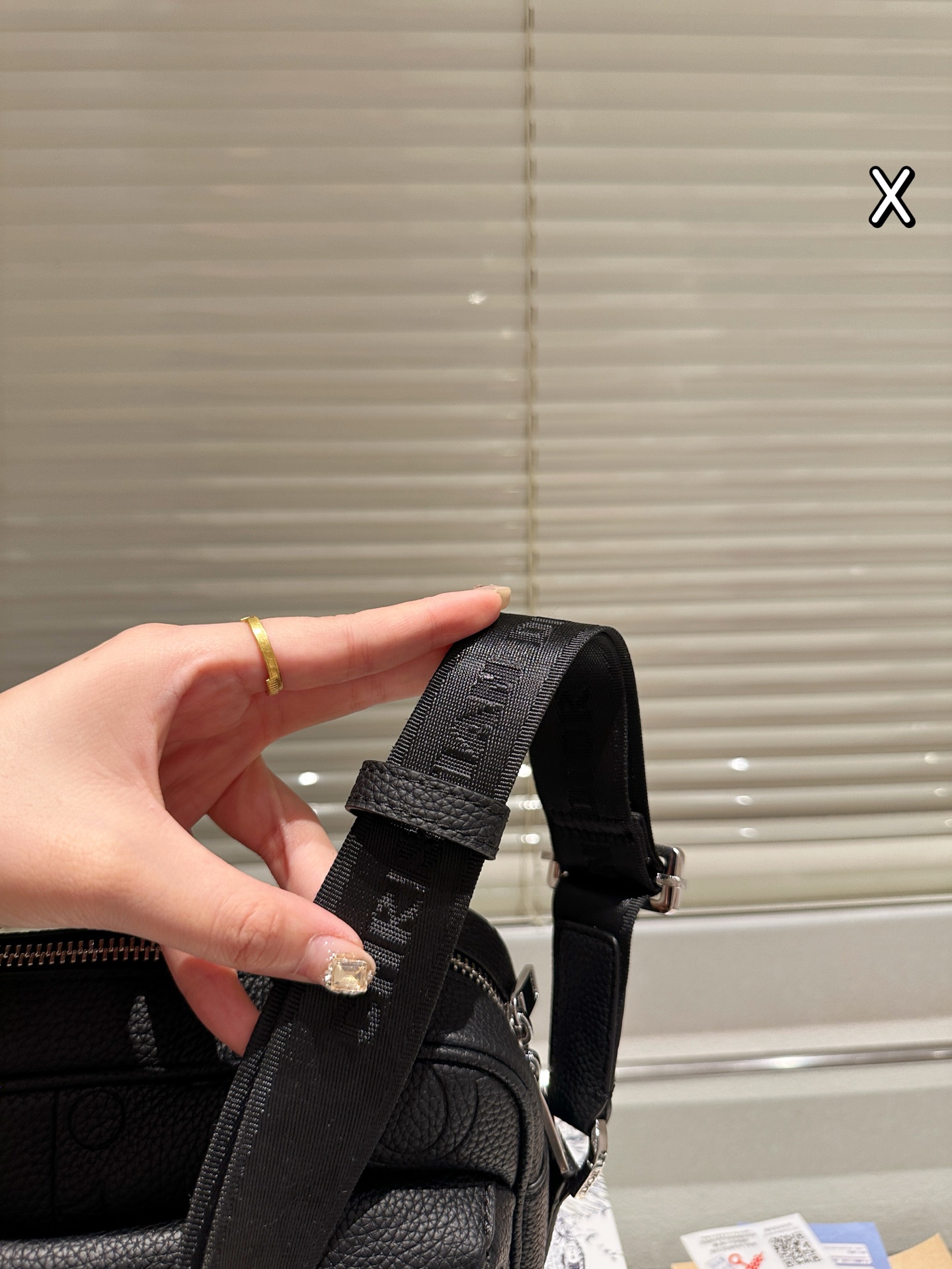 Diorディオール ショルダーバッグ 上質なモノグラムキャンバス仕様 レディースに人気のエレガントなデザイン - 画像 8