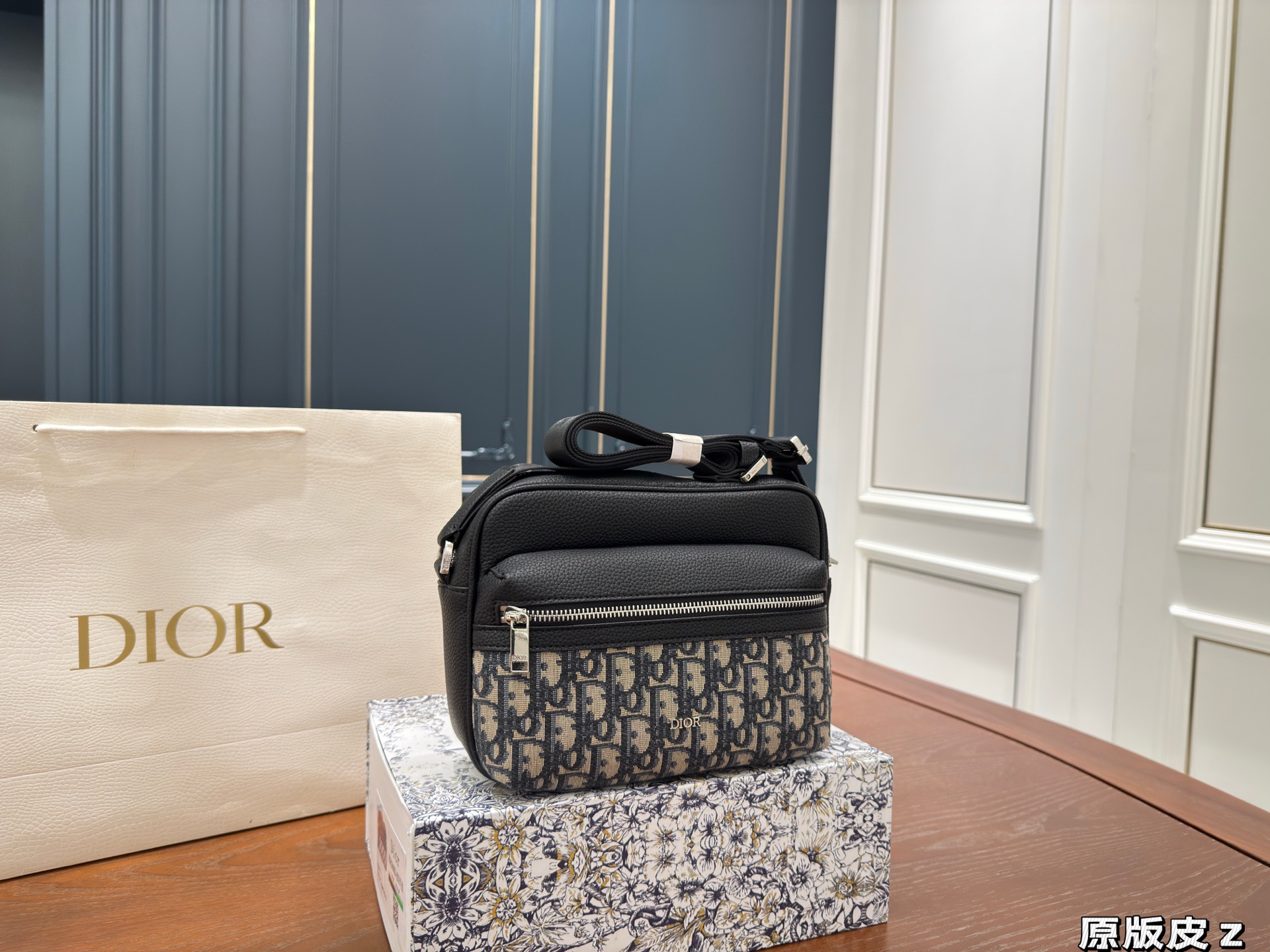 Diorディオール モノグラムキャンバス 上品なショルダーバッグ レディース向けギフトにおすすめ