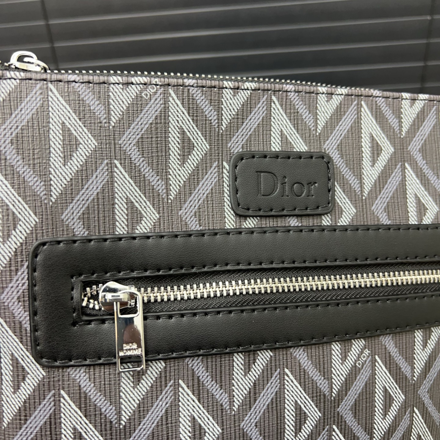 Diorディオール ショルダーバッグ 上質なモノグラムキャンバス 洗練されたデザインでギフトにも最適 - 画像 7