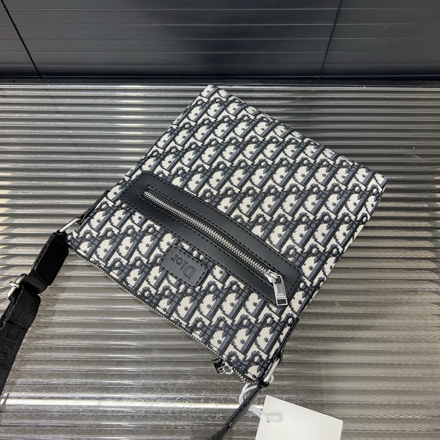 Diorディオール ショルダーバッグ 洗練されたモノグラムキャンバス レディースに人気の上品なデザイン - 画像 6