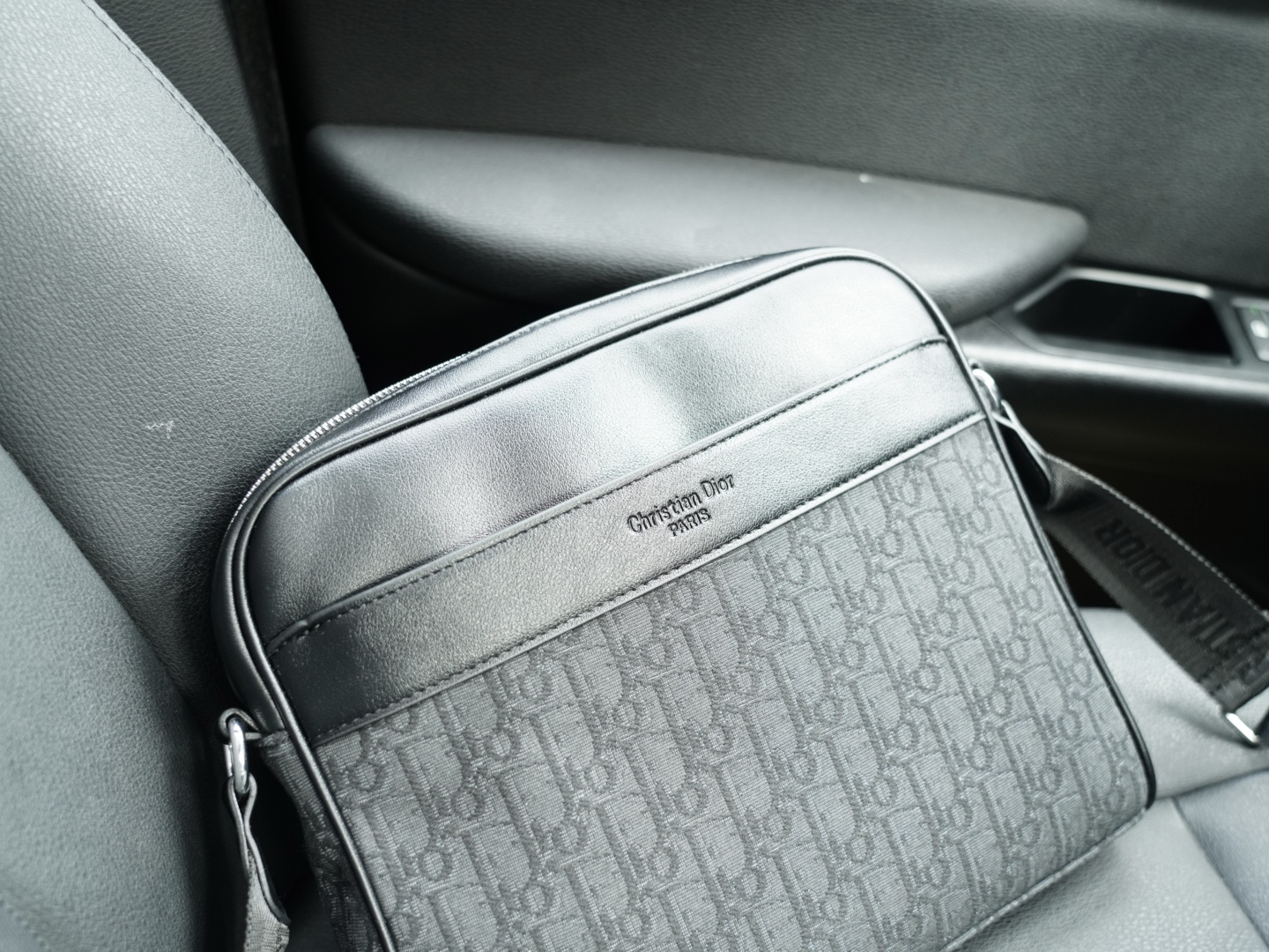 Diorディオール モノグラムキャンバス 上品なショルダーバッグ レディース向けギフトに最適 - 画像 3