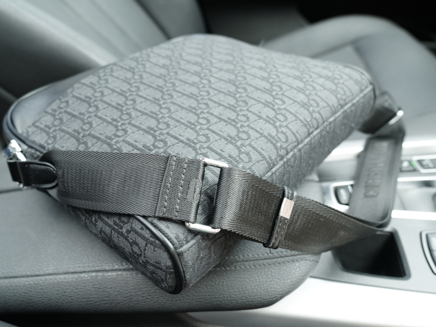 Diorディオール モノグラムキャンバス 上品なショルダーバッグ レディース向けギフトに最適 - 画像 8