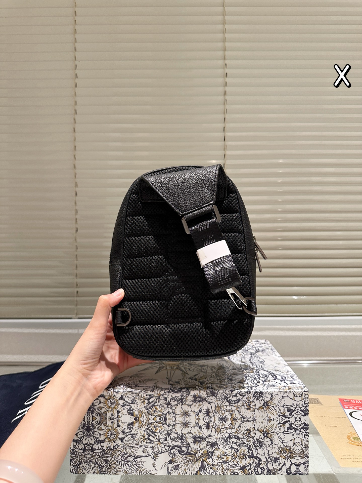 Diorディオール ショルダーバッグ 上質なモノグラムキャンバス 洗練されたデザイン レディースに人気の定番モデル - 画像 2