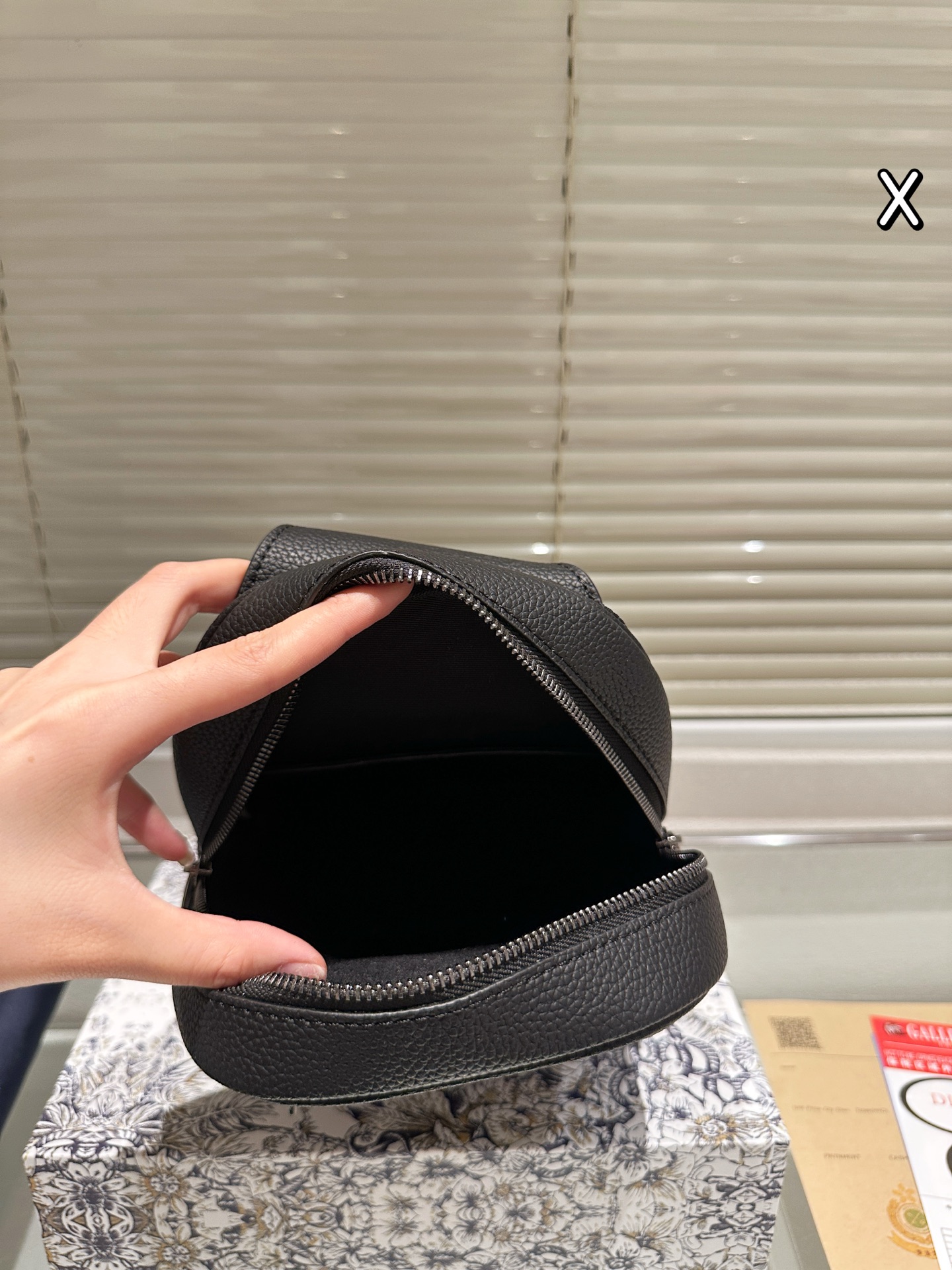 Diorディオール ショルダーバッグ 上質なモノグラムキャンバス 洗練されたデザイン レディースに人気の定番モデル - 画像 8