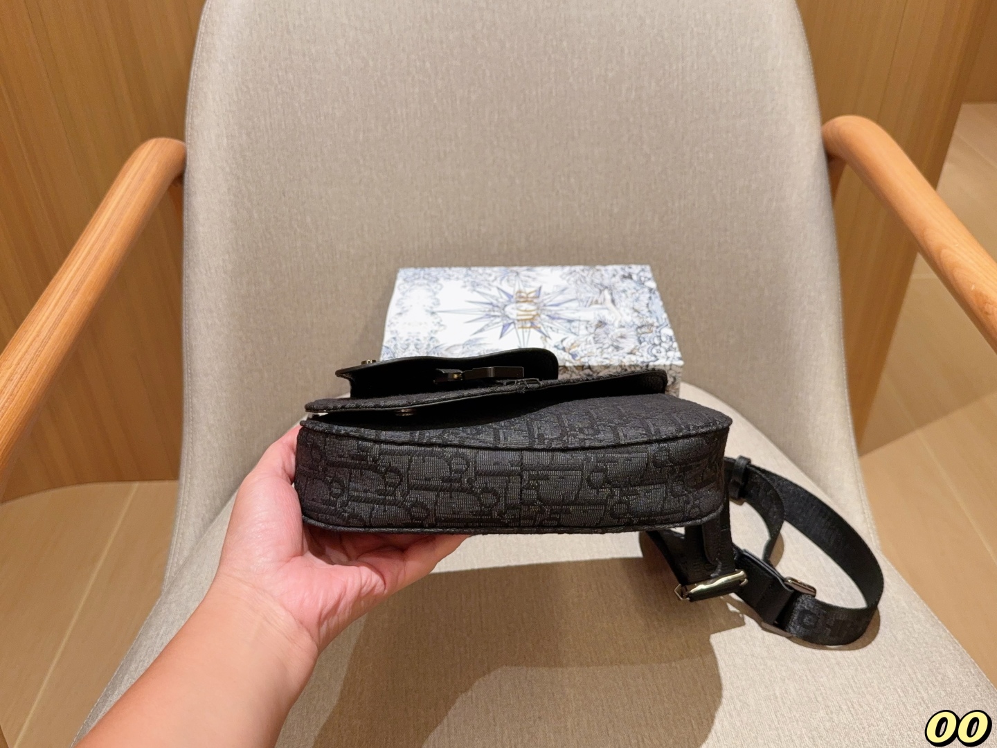 Diorディオール ショルダーバッグ モノグラムキャンバス 上品なデザイン レディース ギフトにも最適 - 画像 6