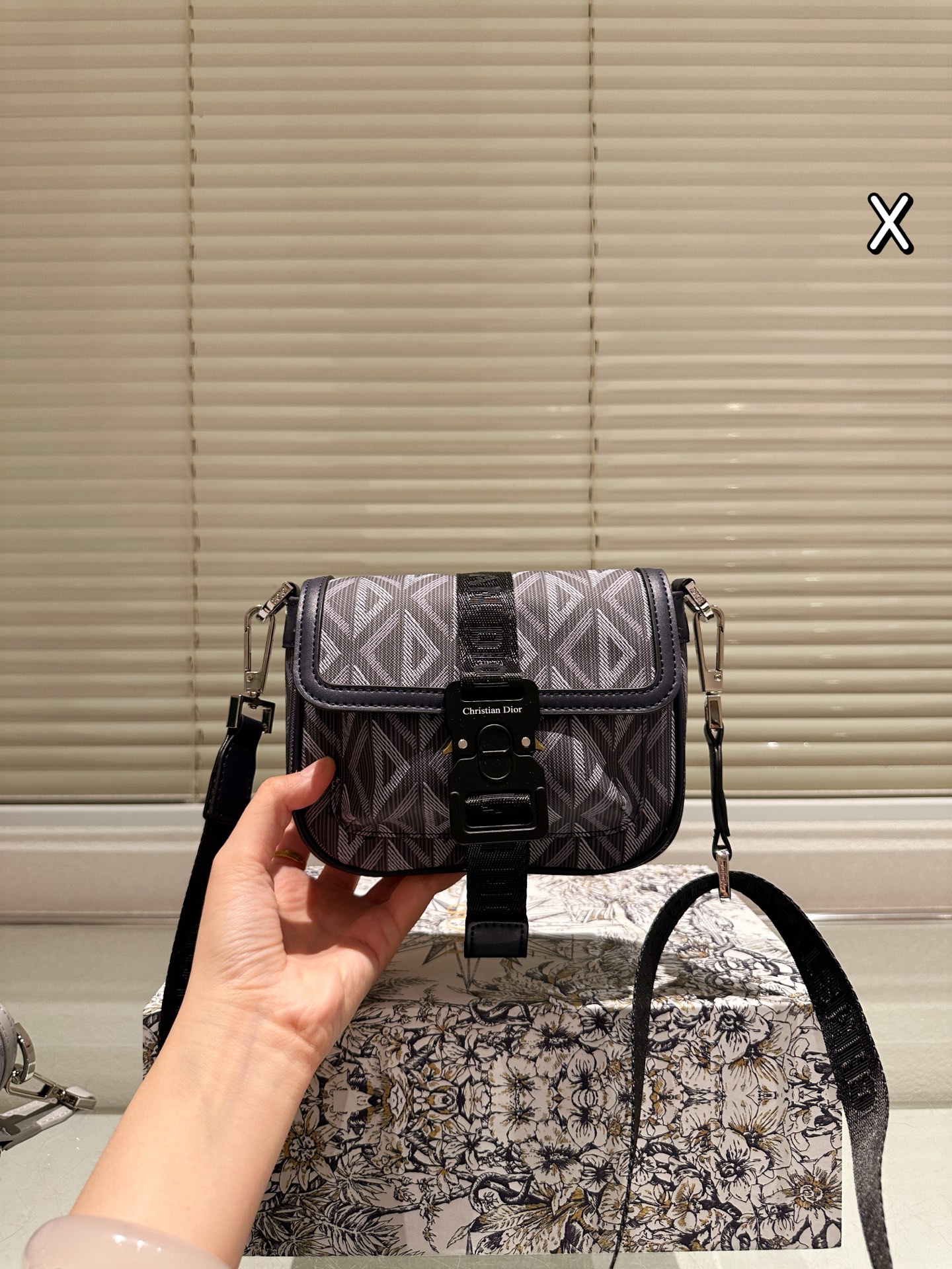 Diorディオール モノグラムキャンバス 上品なショルダーバッグ レディースの贈り物に最適