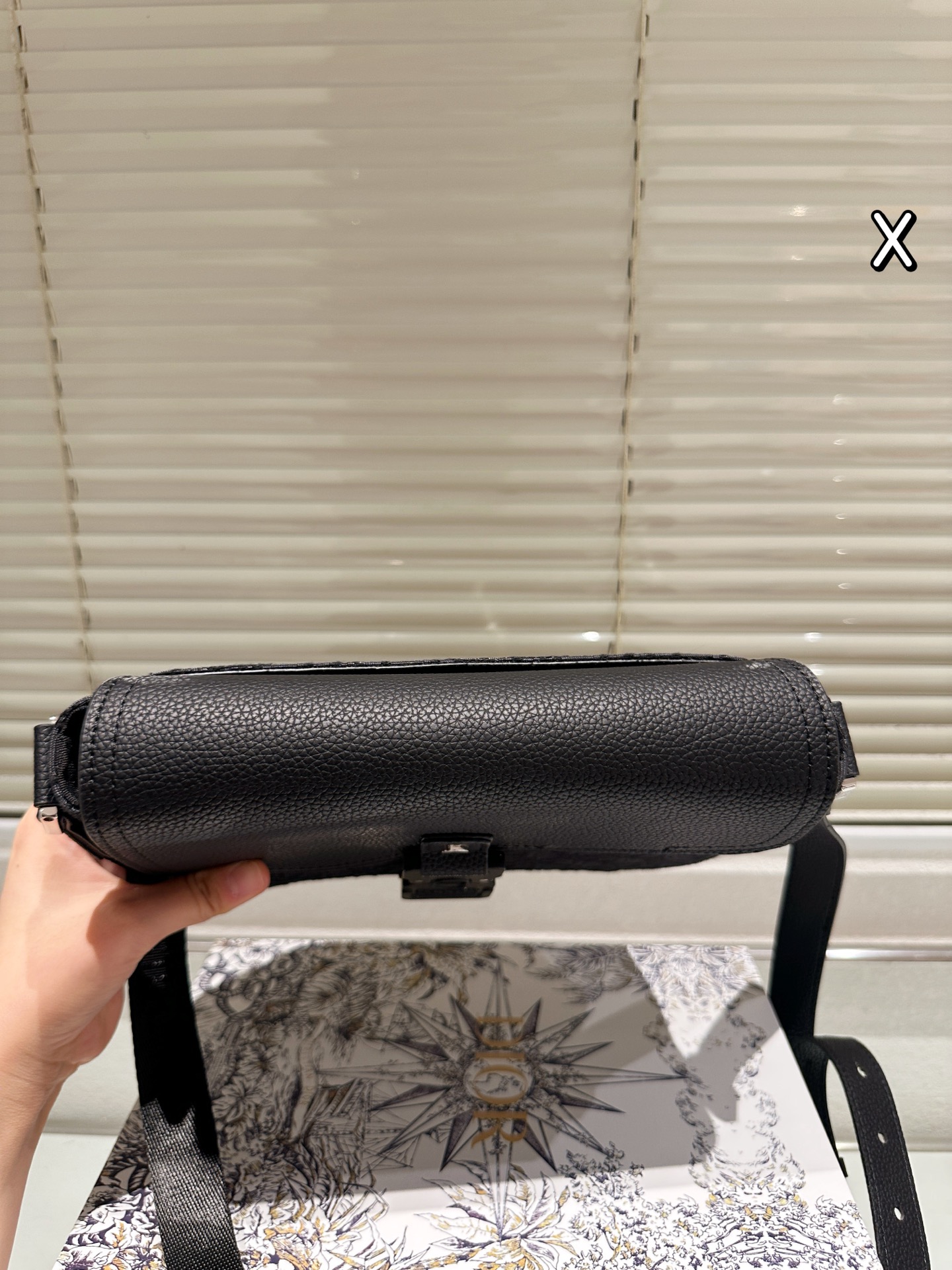 Diorディオール モノグラムキャンバス 上品なショルダーバッグ レディース向け 長く愛用できる定番モデル - 画像 4