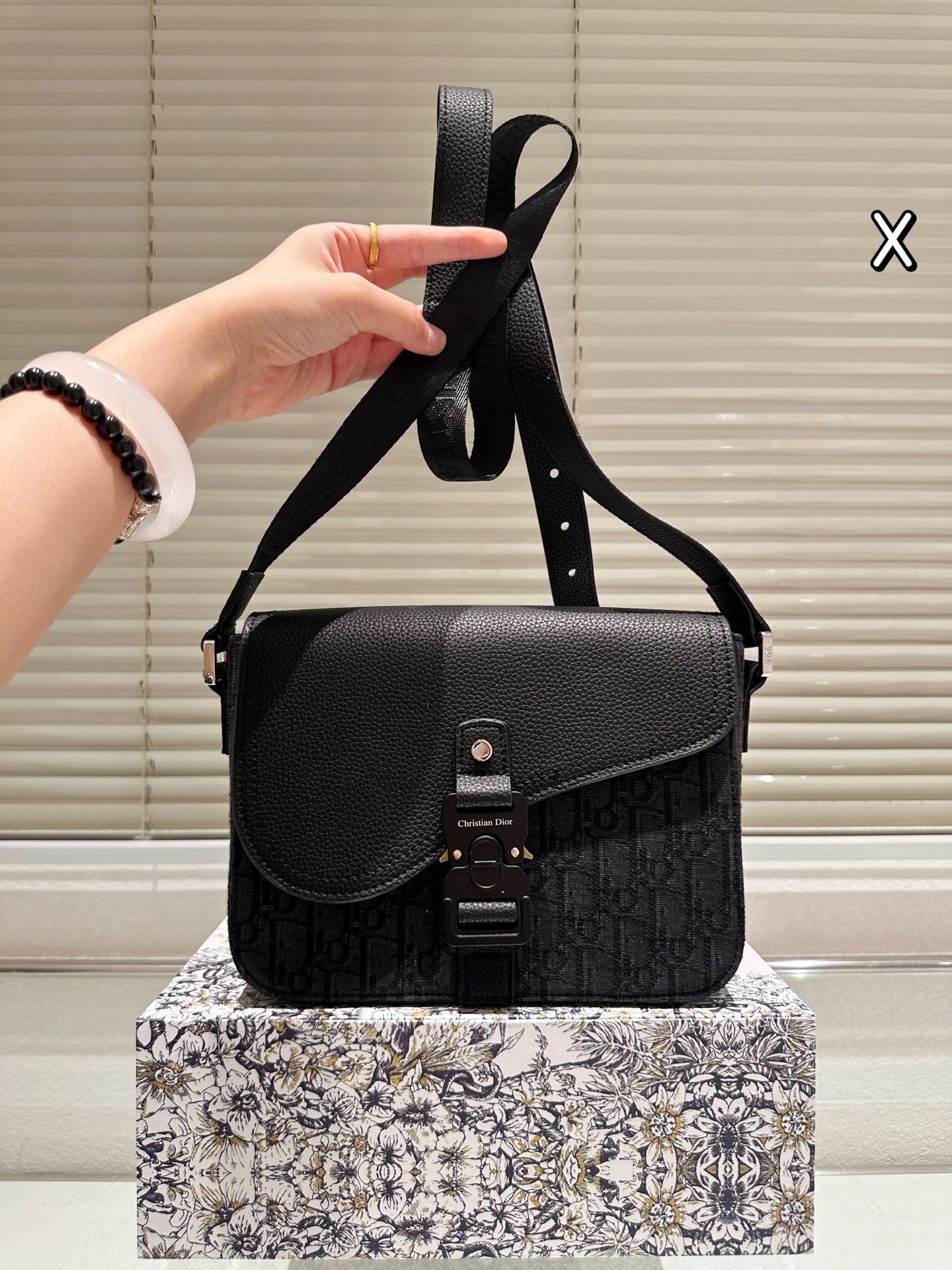 Diorディオール モノグラムキャンバス 上品なショルダーバッグ レディース向け 長く愛用できる定番モデル - 画像 5