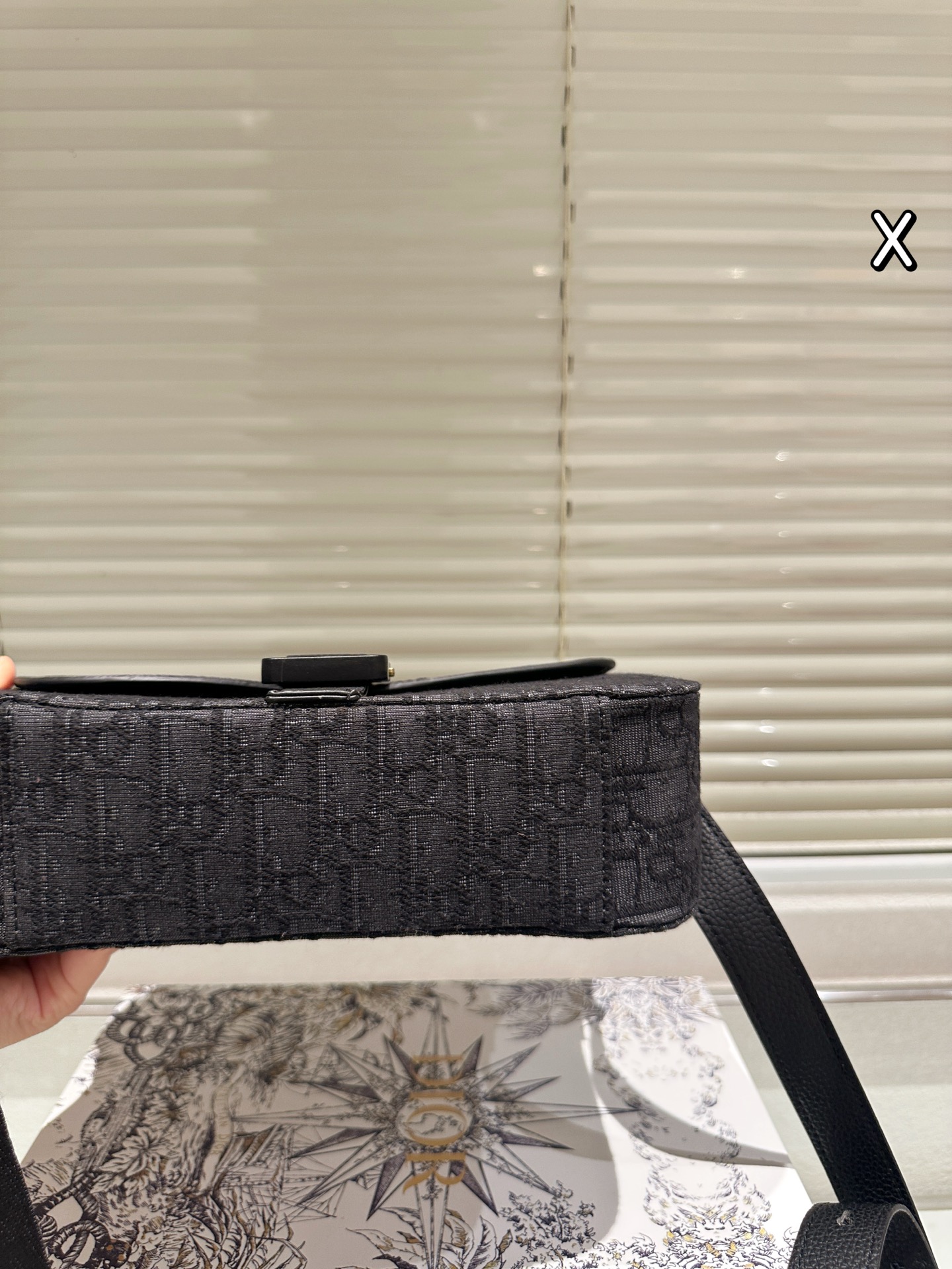 Diorディオール モノグラムキャンバス 上品なショルダーバッグ レディース向け 長く愛用できる定番モデル - 画像 7