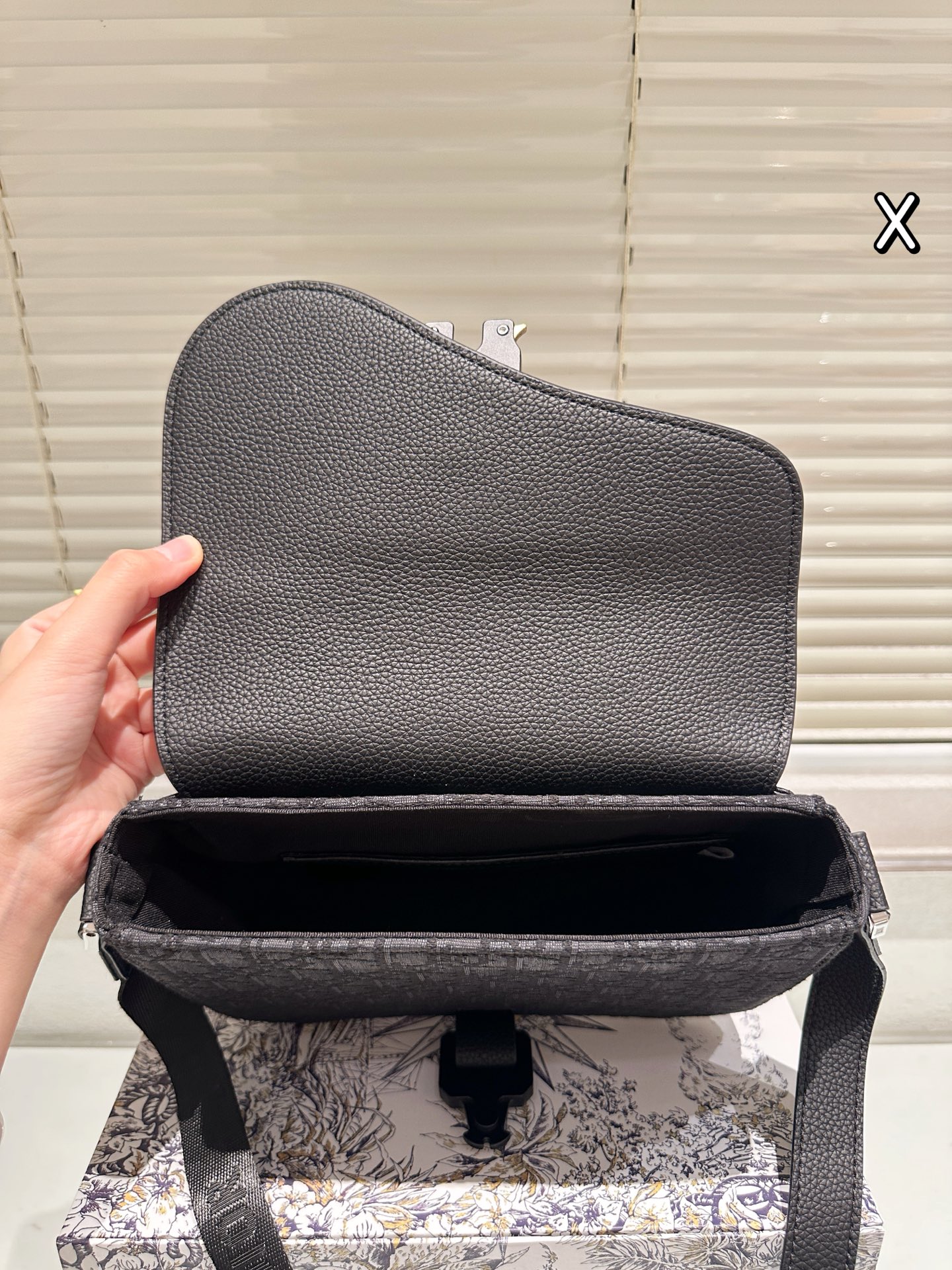 Diorディオール モノグラムキャンバス 上品なショルダーバッグ レディース向け 長く愛用できる定番モデル - 画像 9