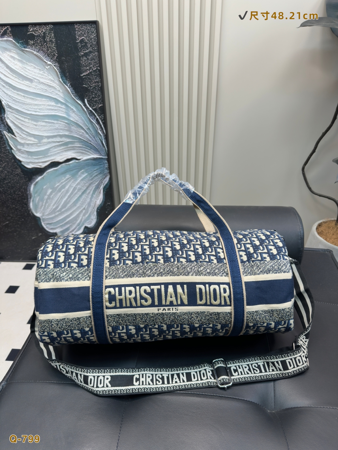 Diorディオール ショルダーバッグ 上質なモノグラムキャンバス仕様 レディースに人気のエレガントなデザイン