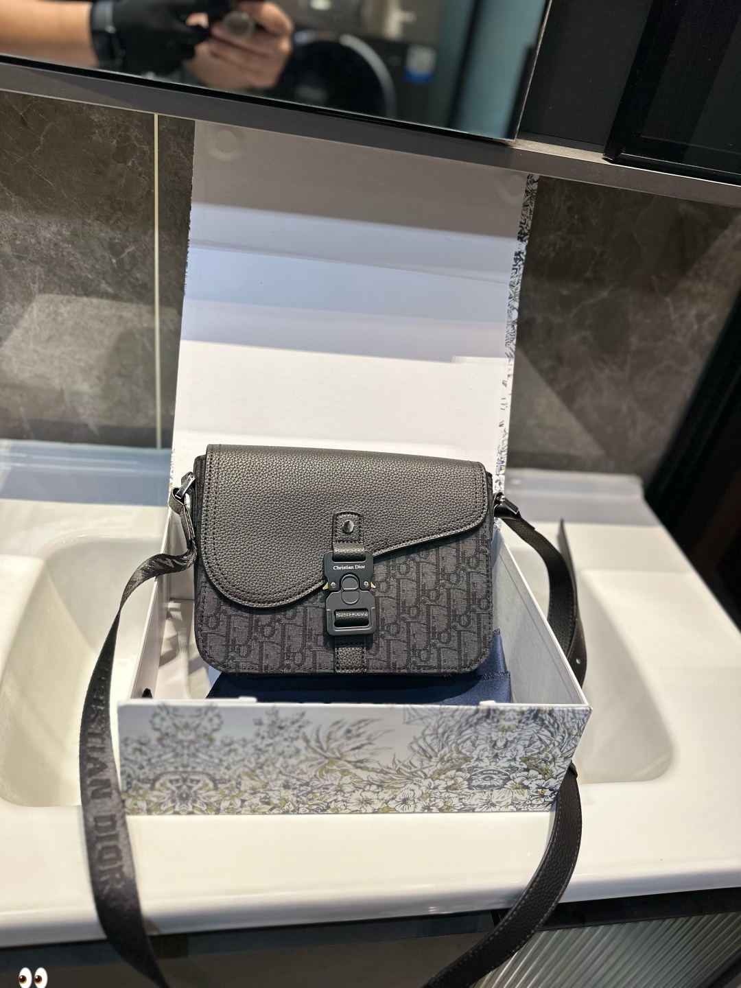 Diorディオール ショルダーバッグ 洗練されたモノグラムキャンバス レディースに人気の上品なデザイン