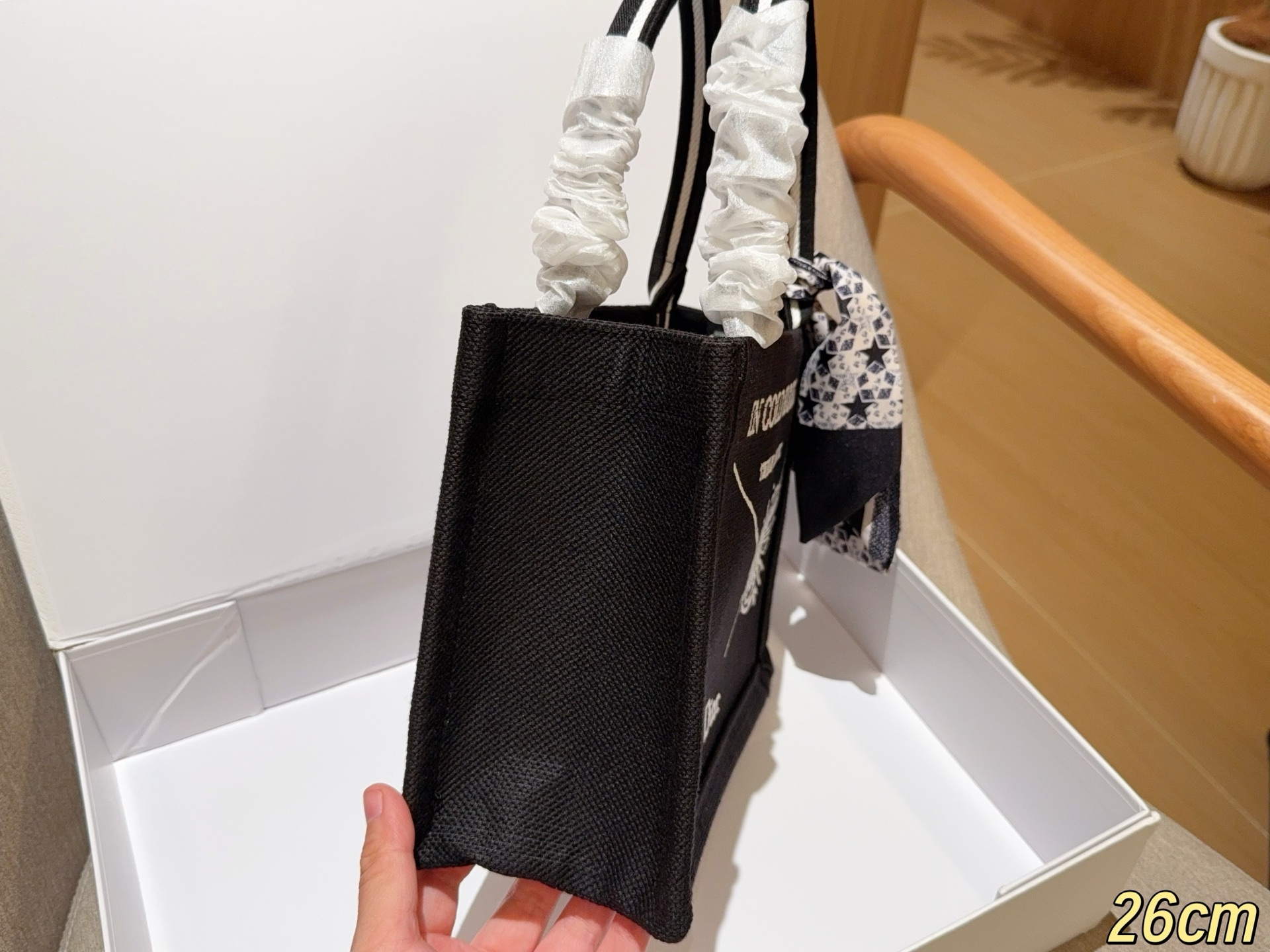 Diorディオール ショルダーバッグ モノグラムキャンバス 上品なデザイン レディース向け 長く愛用できる定番モデル - 画像 5