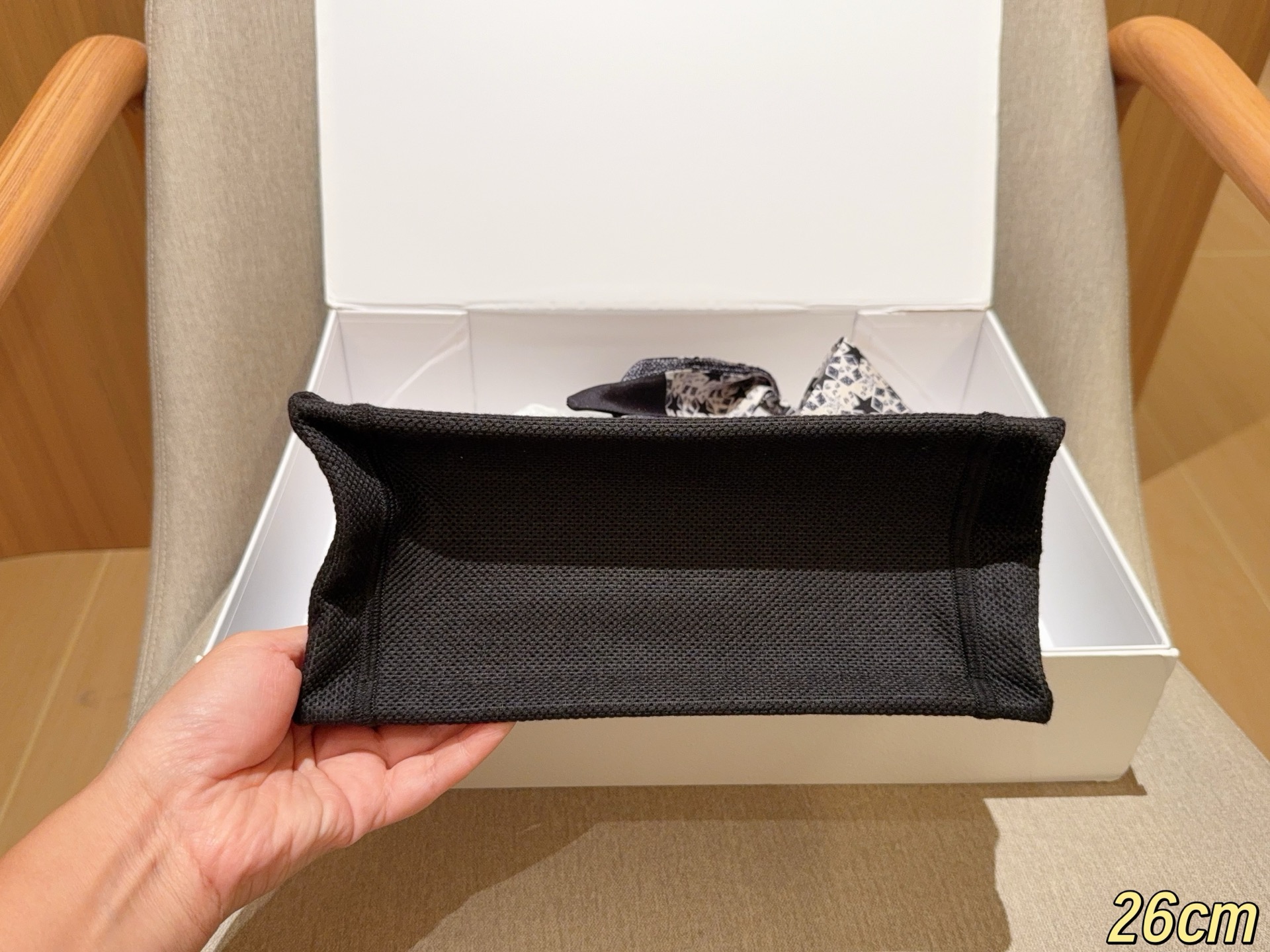 Diorディオール ショルダーバッグ モノグラムキャンバス 上品なデザイン レディース向け 長く愛用できる定番モデル - 画像 6