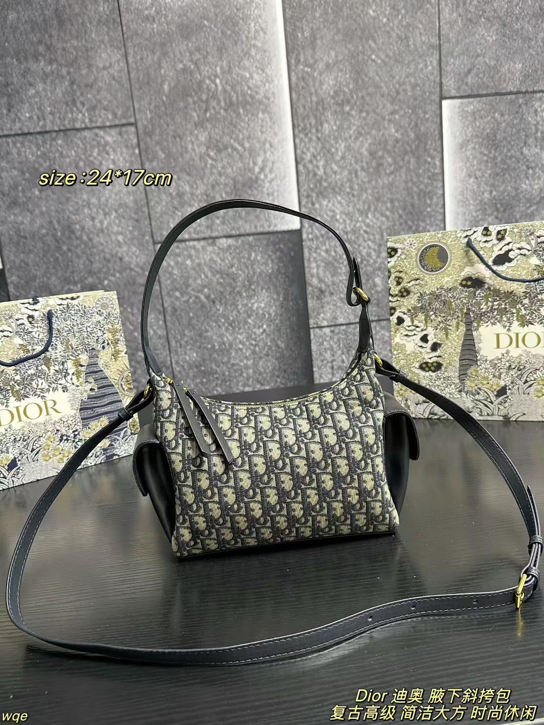 Diorディオール モノグラムキャンバス 上品なショルダーバッグ レディース向け長く愛用できる定番モデル