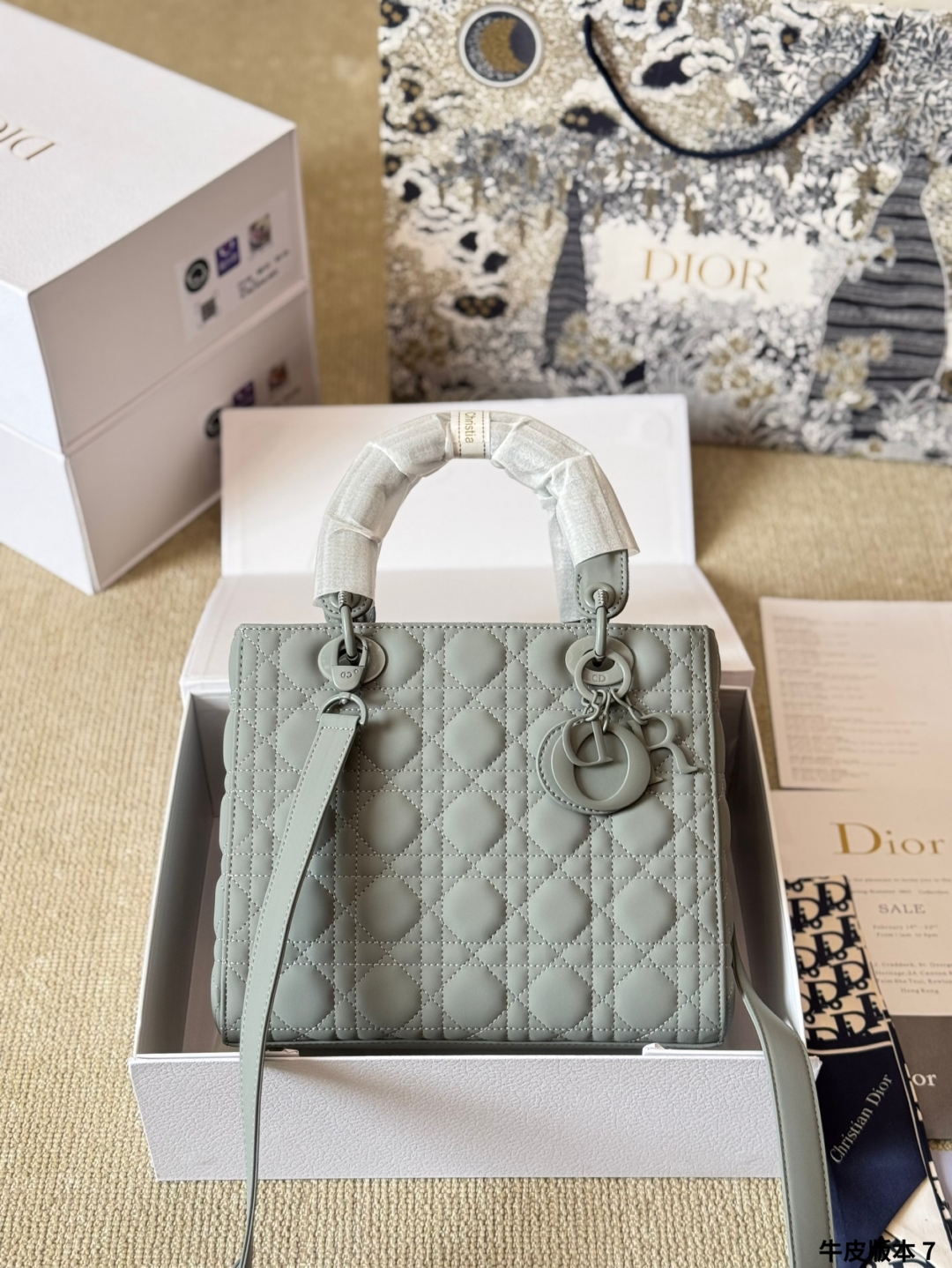 Diorディオール ショルダーバッグ 上質なモノグラムキャンバス仕様 洗練されたデザインでギフトにも最適 - 画像 2