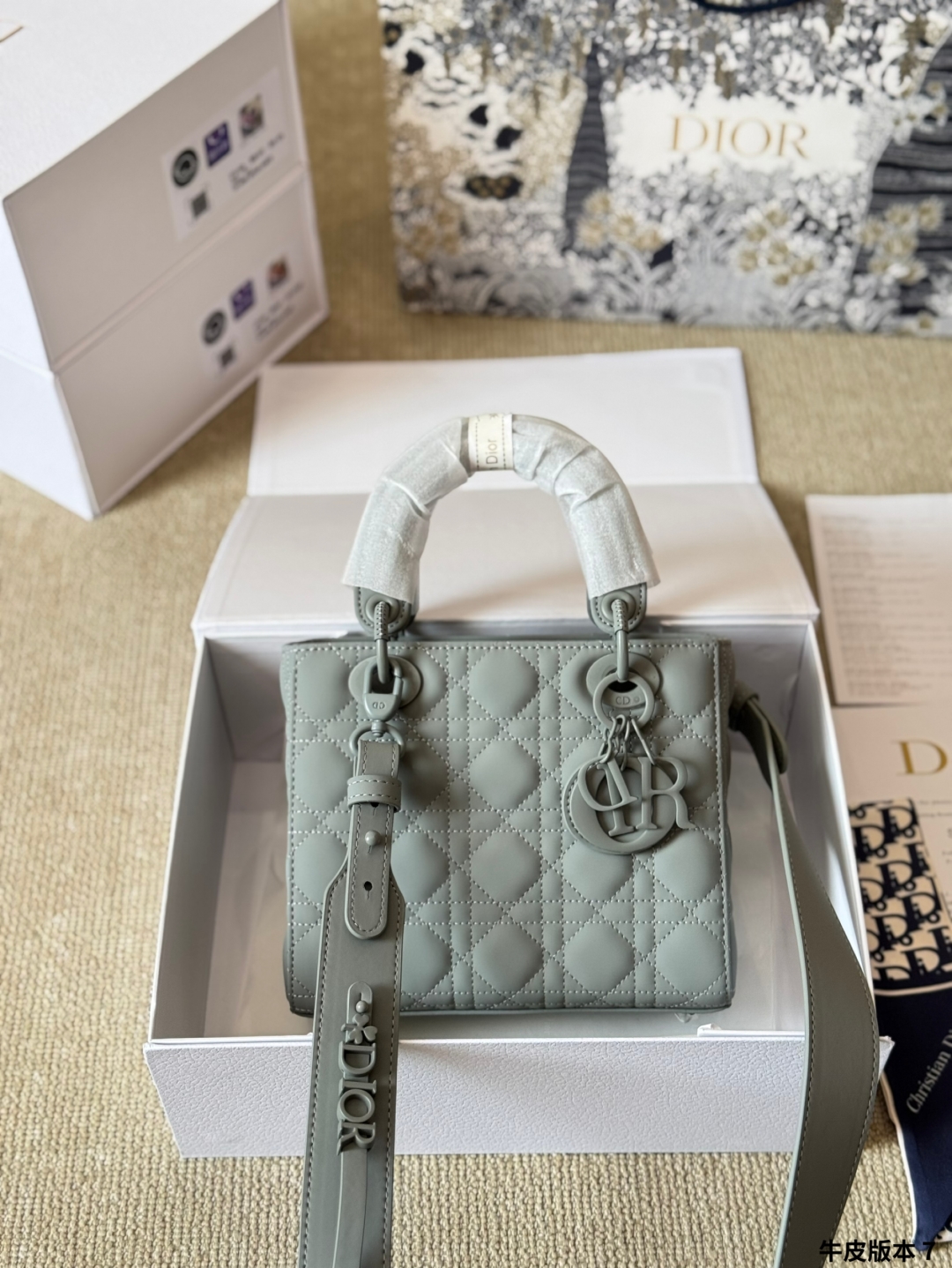 Diorディオール ショルダーバッグ 上質なモノグラムキャンバス仕様 洗練されたデザインでギフトにも最適 - 画像 3