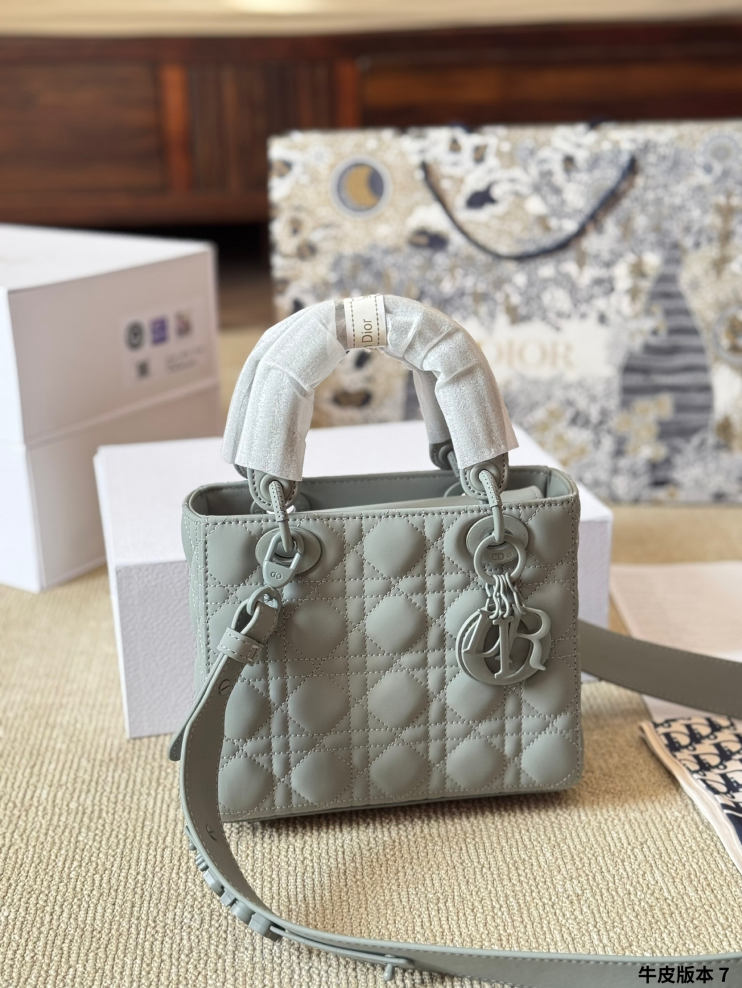 Diorディオール ショルダーバッグ 上質なモノグラムキャンバス仕様 洗練されたデザインでギフトにも最適 - 画像 7