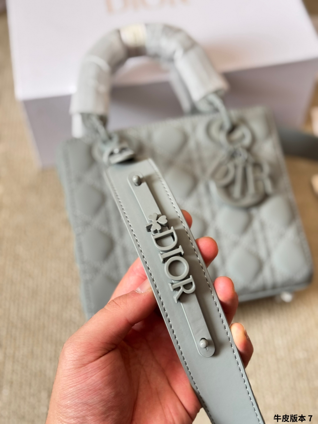 Diorディオール ショルダーバッグ 上質なモノグラムキャンバス仕様 洗練されたデザインでギフトにも最適 - 画像 8