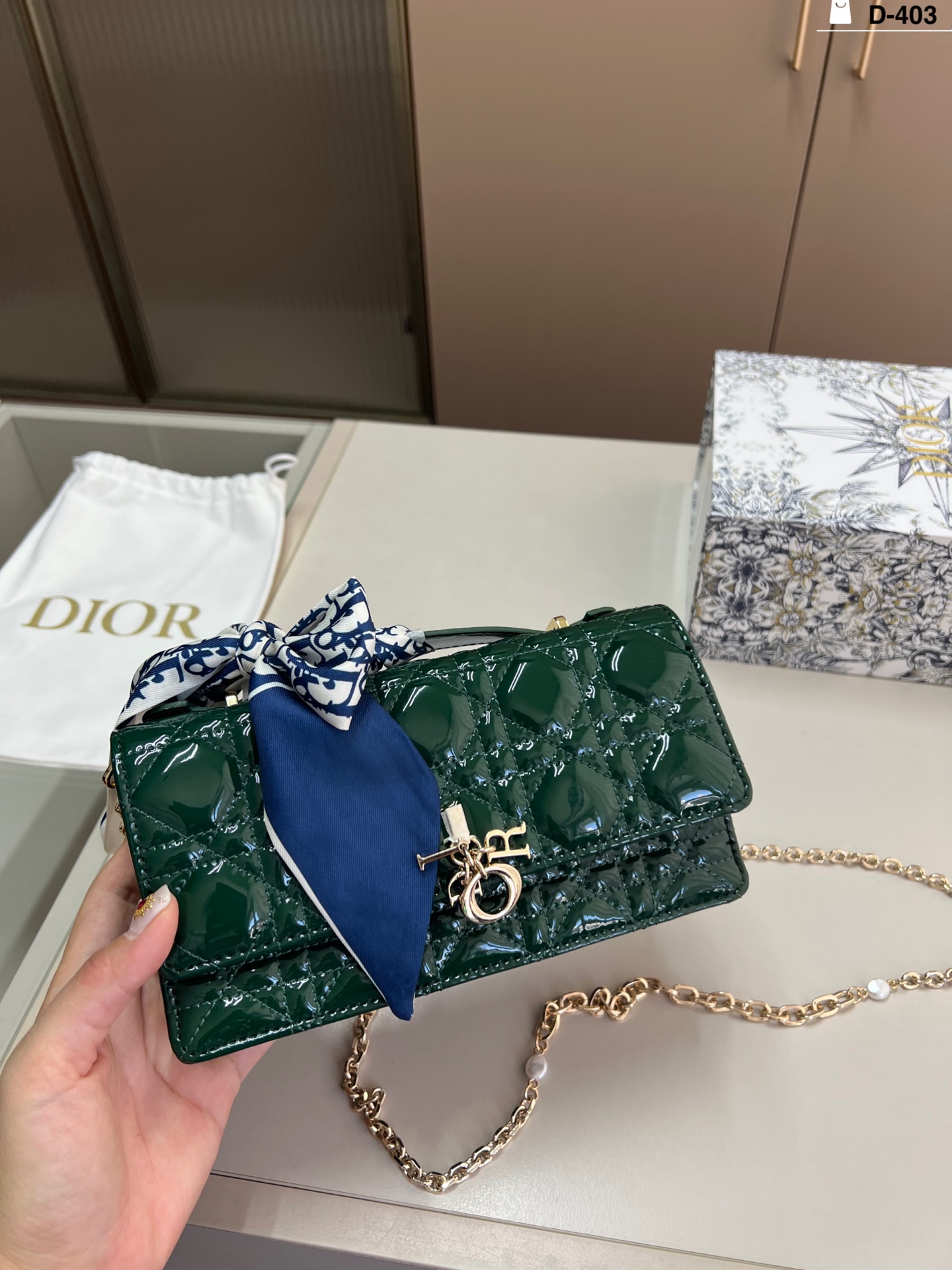 Diorディオール ショルダーバッグ 上質なモノグラムキャンバス仕様 レディースの贈り物に最適 - 画像 2