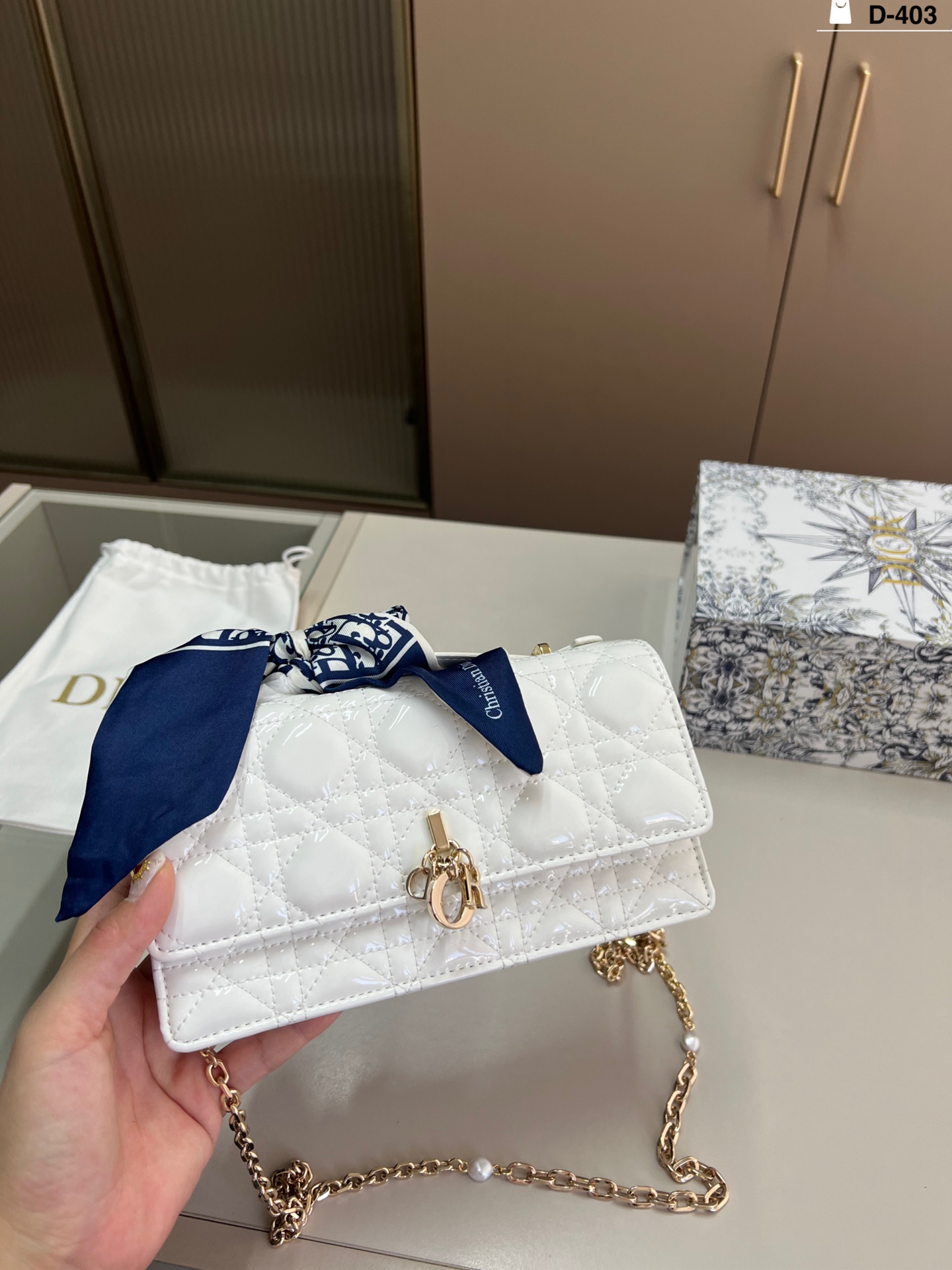 Diorディオール ショルダーバッグ 上質なモノグラムキャンバス仕様 レディースの贈り物に最適 - 画像 3