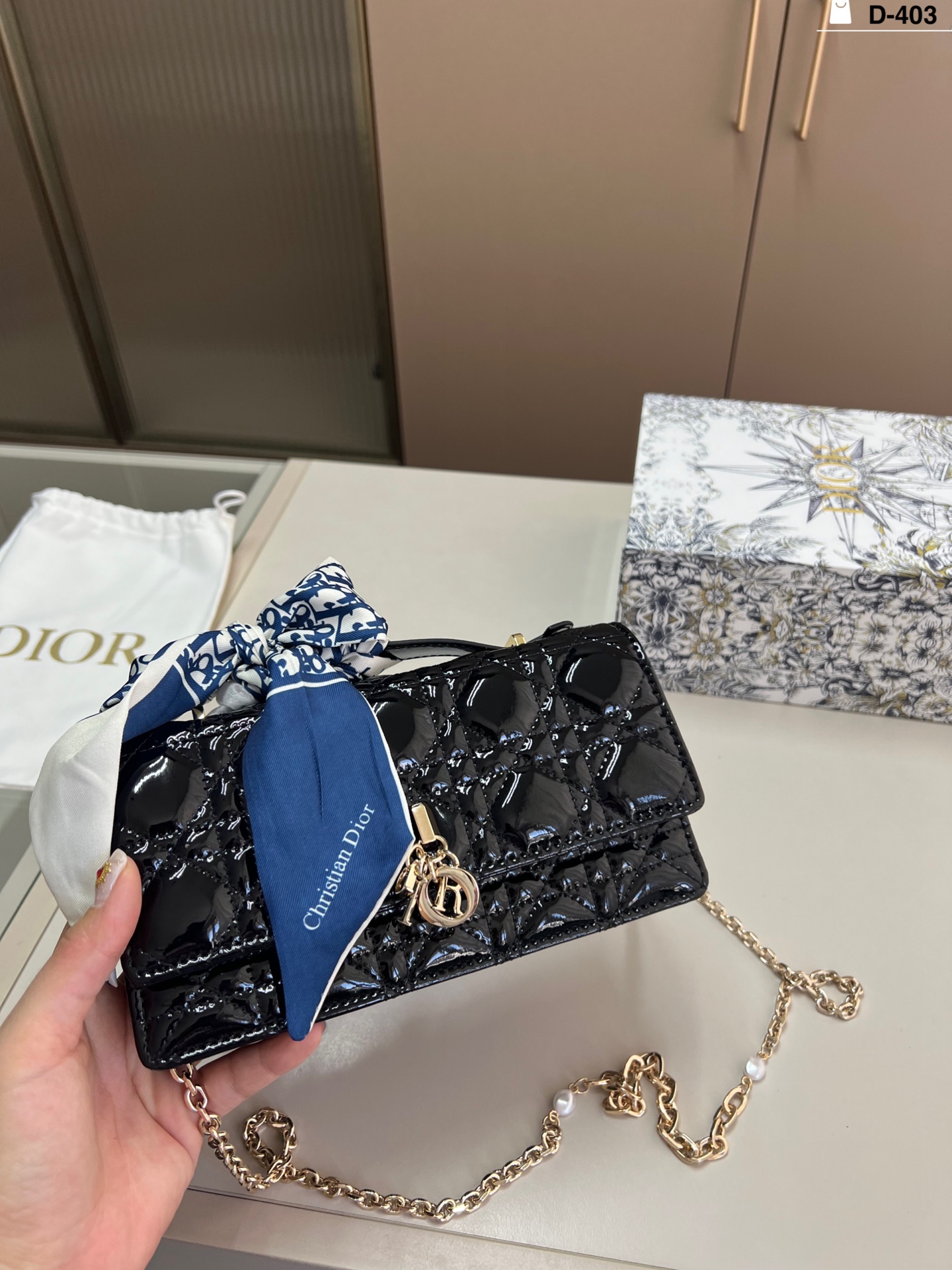 Diorディオール ショルダーバッグ 上質なモノグラムキャンバス仕様 レディースの贈り物に最適 - 画像 4