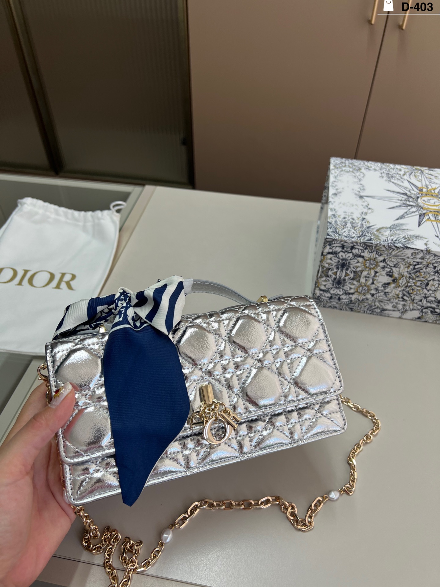 Diorディオール モノグラムキャンバス 上品なショルダーバッグ レディース人気モデル ギフトにも最適