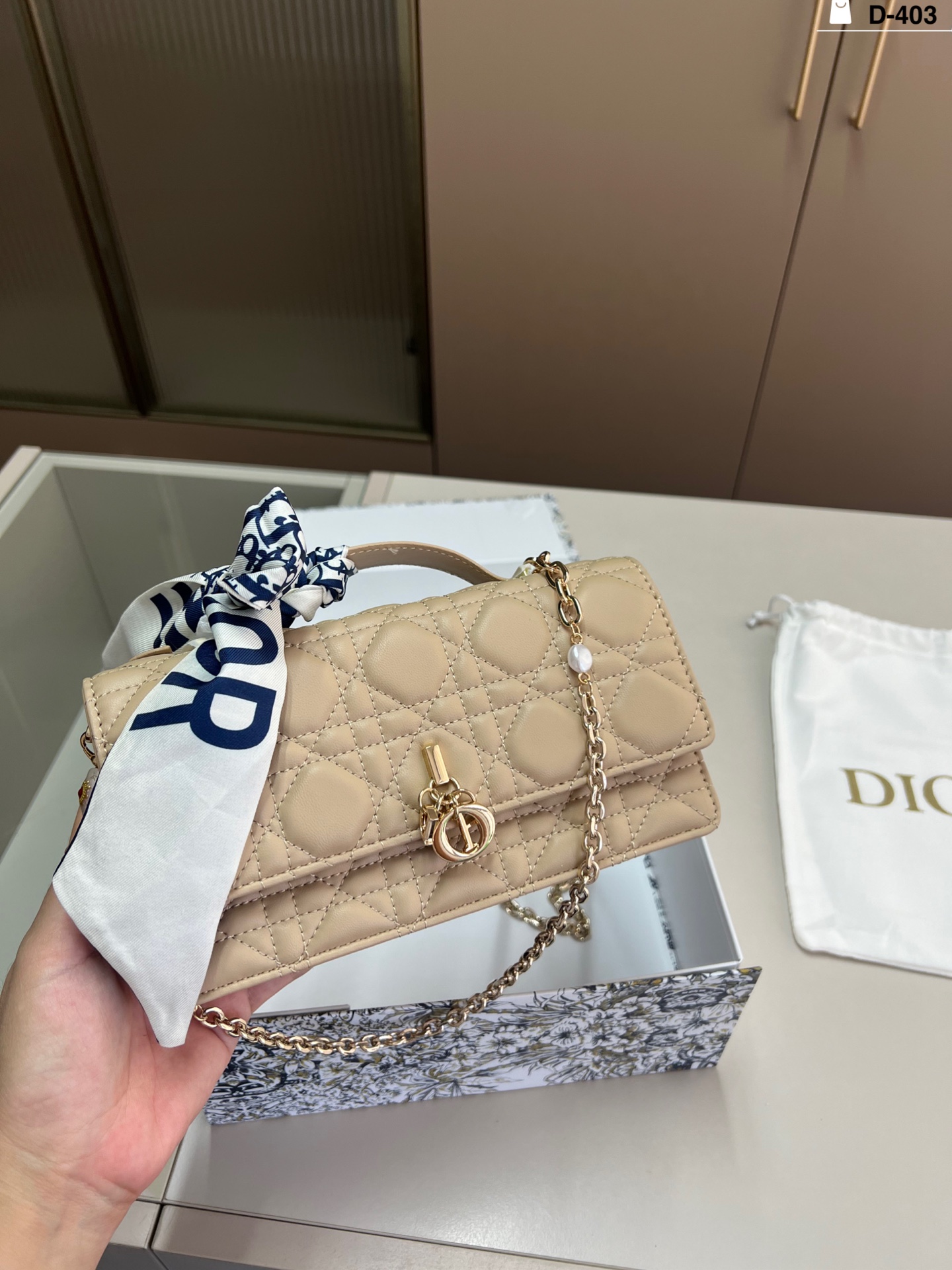 Diorディオール ショルダーバッグ エレガントで洗練されたモノグラムキャンバス レディース人気モデル 長く愛用できる一品