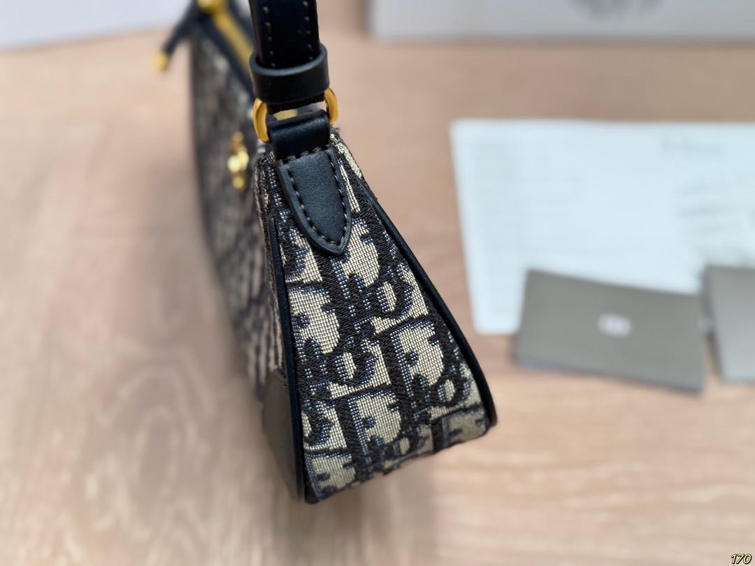 Diorディオール ショルダーバッグ モノグラムキャンバス 上品なデザイン レディース 長く愛用できる定番モデル - 画像 2