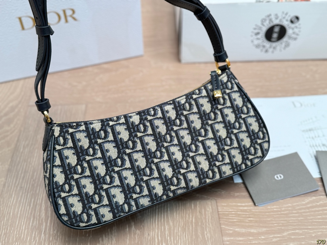Diorディオール ショルダーバッグ モノグラムキャンバス 上品なデザイン レディース 長く愛用できる定番モデル - 画像 7
