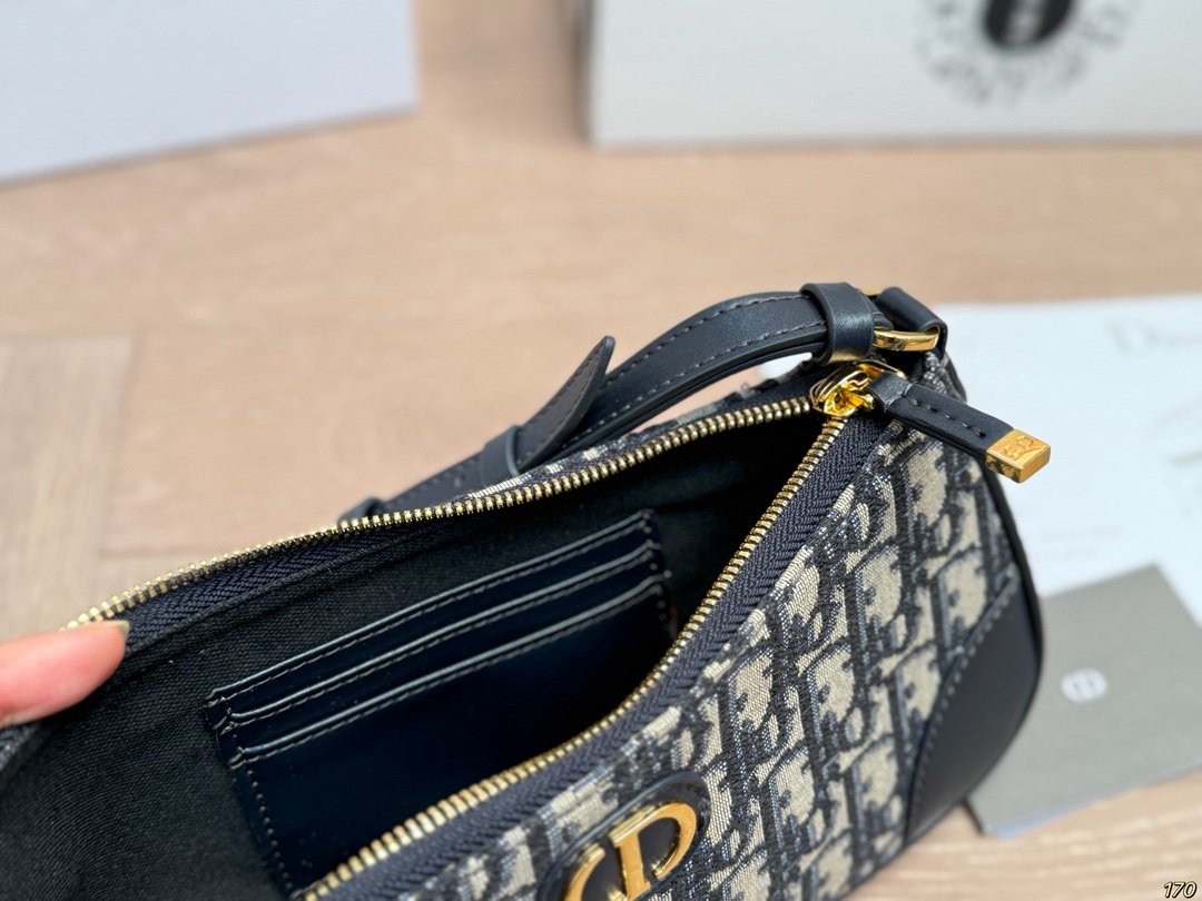 Diorディオール ショルダーバッグ モノグラムキャンバス 上品なデザイン レディース 長く愛用できる定番モデル - 画像 9