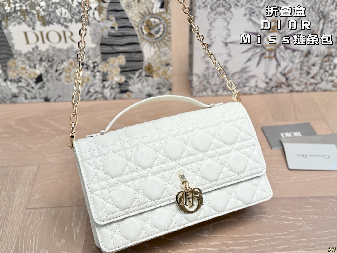 Diorディオール ショルダーバッグ 上質なモノグラムキャンバス仕様 レディースに人気のエレガントなデザイン - 画像 3